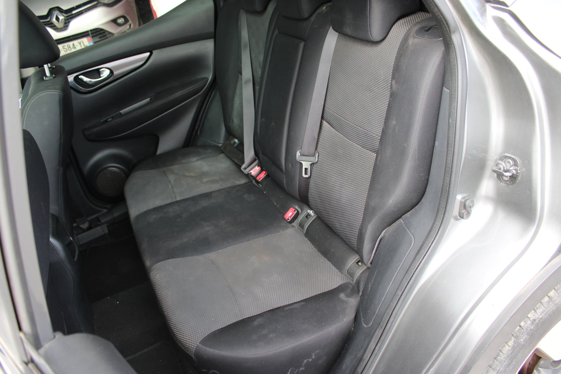 Nissan Qashqai 1.6 dCi 130ch N-Connecta ( Caméra de recul, Toit panoramique, Moteur à chaîne ... ) — 24