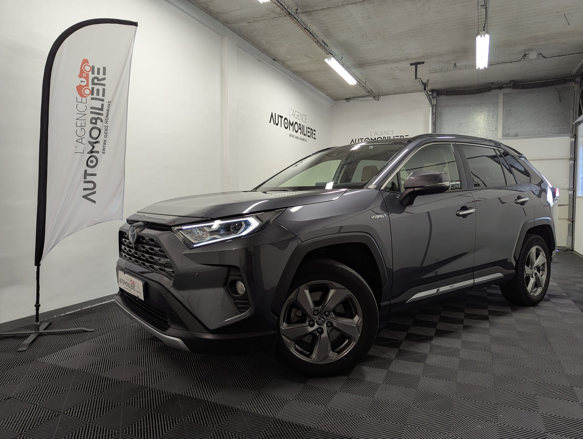 Toyota RAV4 Hybrid AWD-I E-CVT 177 cv Lounge