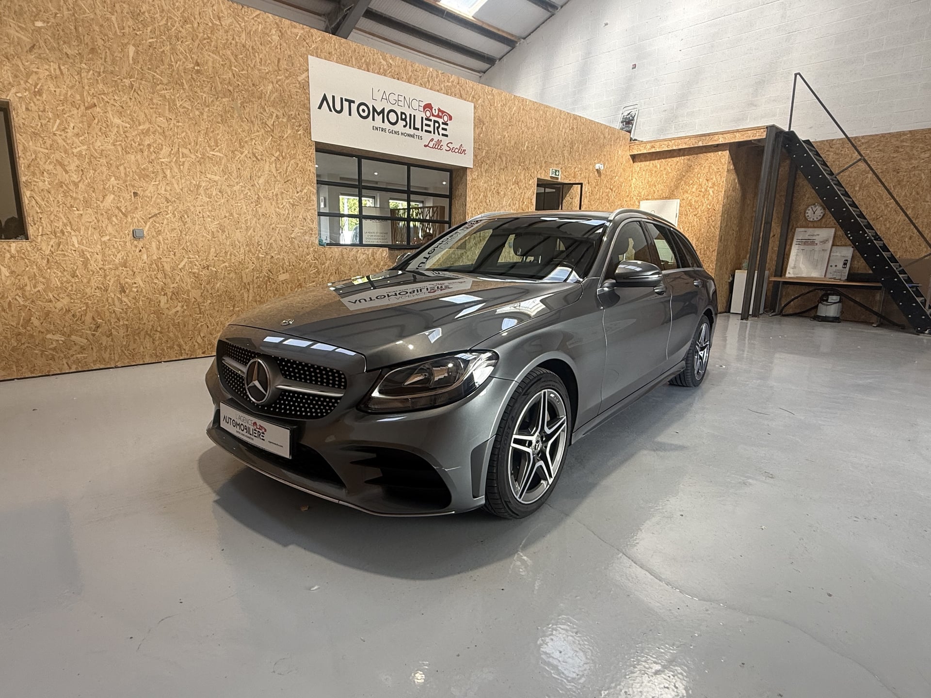 Mercedes-Benz Classe C Classe C Break 300 e 211+122ch AMG Line 9G-Tronic