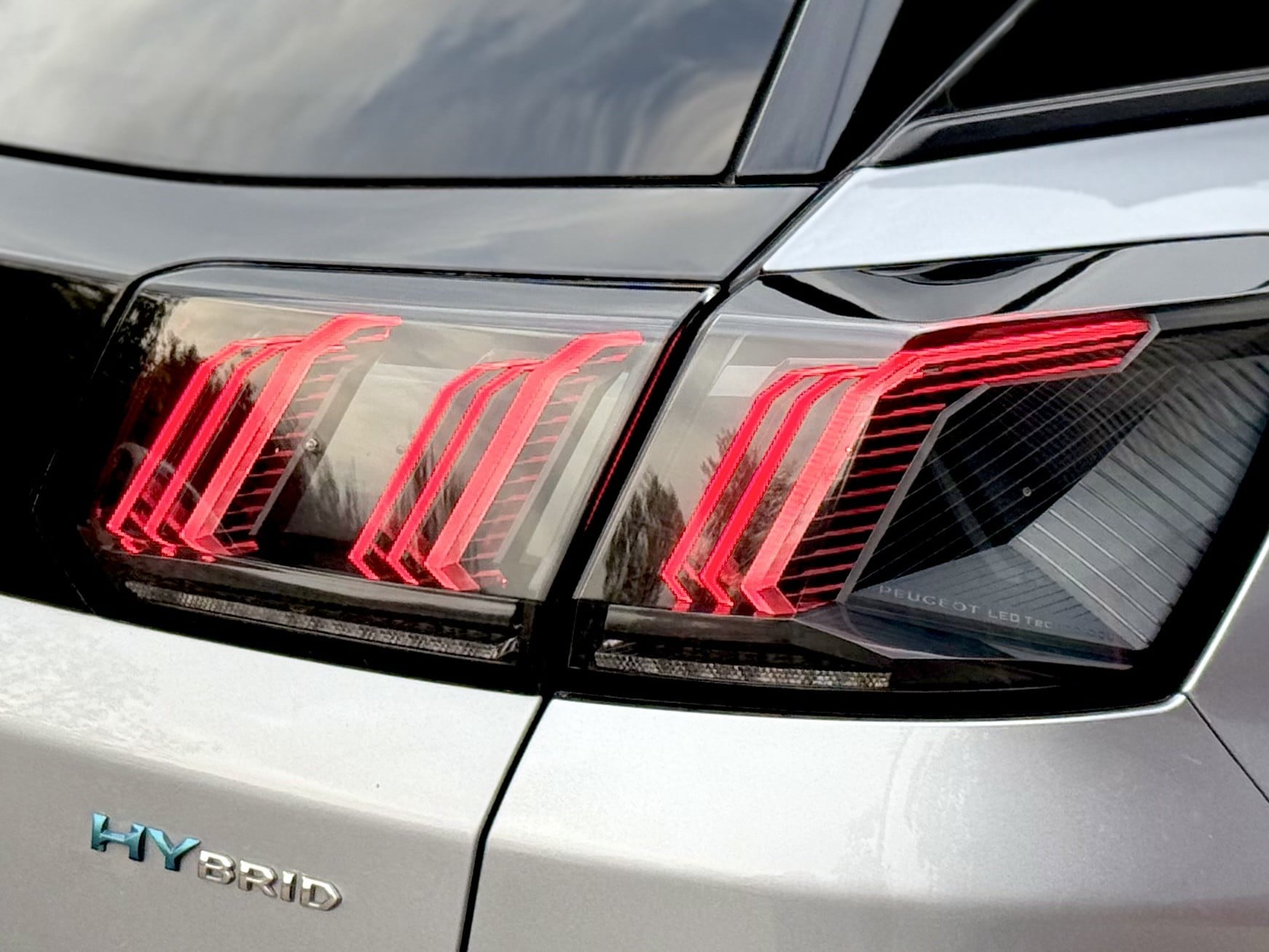 Peugeot 3008 1.6 Hybrid 225ch Allure Pack e-EAT8 — 17