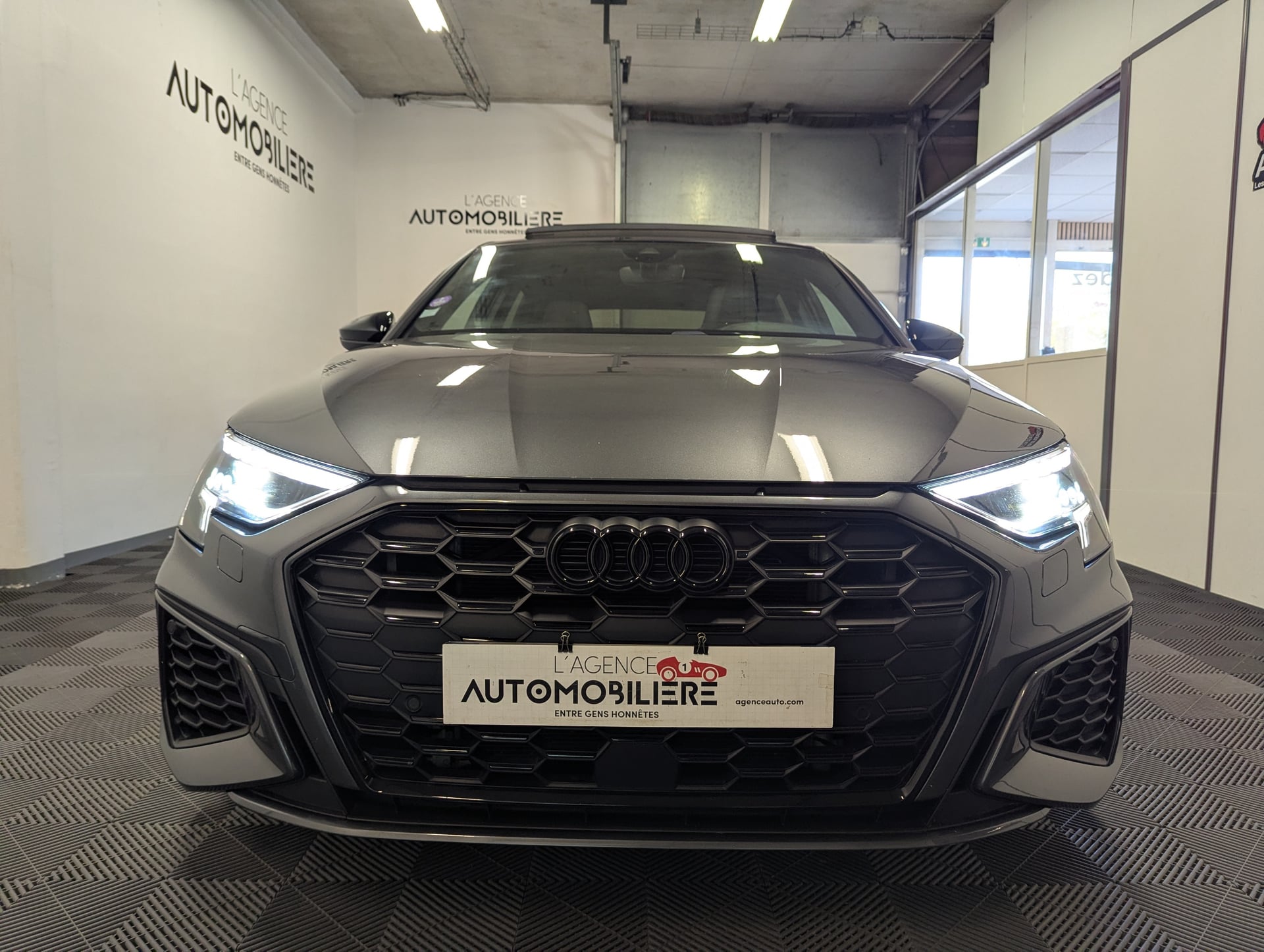 Audi A3 204 CH - S-Tronic - S line / CAMERA DE RECUL / APPLE CARPLAY — 2