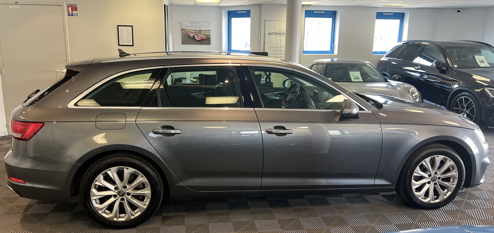 Audi A4 Avant 35 2.0 TFSi Mild Hybrid 150 CV Design Stage 1 Ethanol - Caméra - CarPlay - Keyless - Hayon Electrique — 24