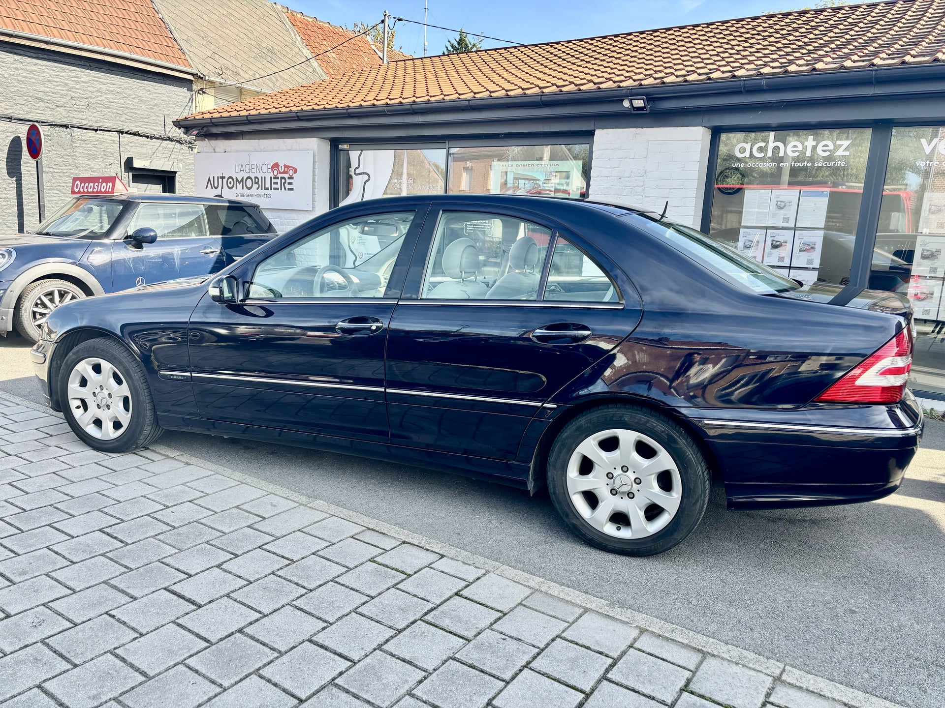 Mercedes-Benz Classe C 200 CDI 122CV ELEGANCE ( BOITE AUTOMATIQUE ) ( Véhicule très bon état carrosserie ) — 2