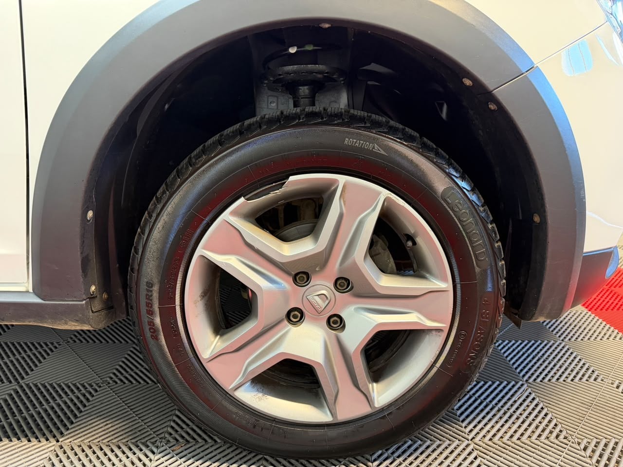 Dacia Sandero 0.9 TCE 90 Stepway Essentiel - Carnet Complet Renault — 37
