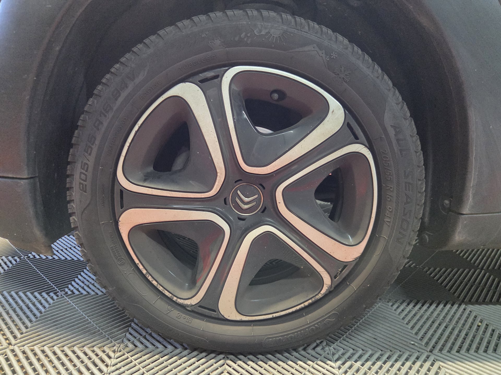Citroen C4 Cactus C4 Cactus Sté 1.5 HDi 100 TVA RECUPERABLE GARANTIE 12 MOIS — 19