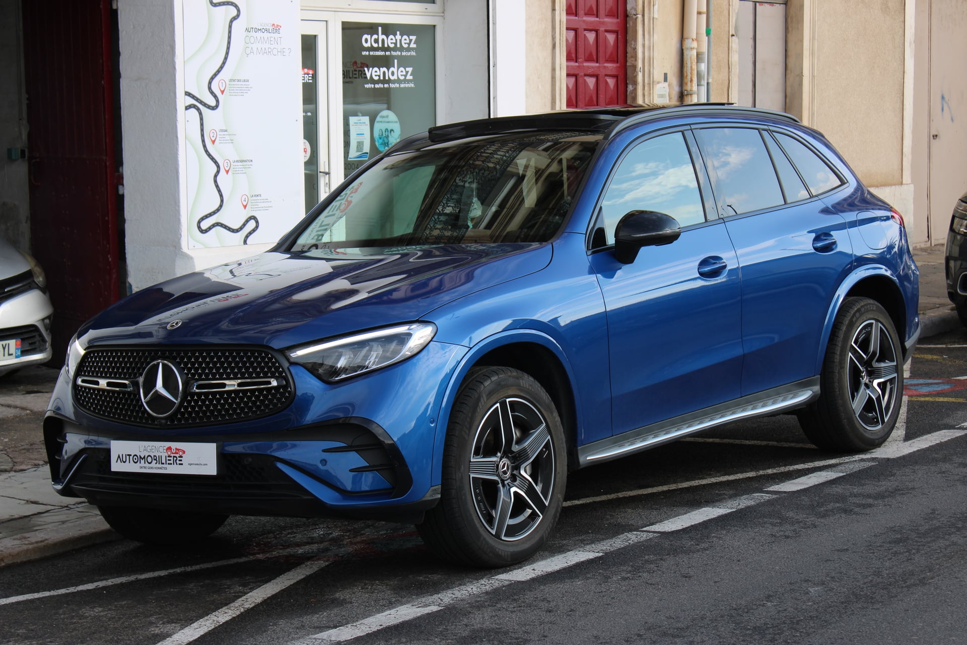 Mercedes-Benz Classe GLC 300 e 9G-Tronic 4Matic AMG LINE ( Toit ouvrant panoramique, Carplay, Entretien Mercedes ... )
