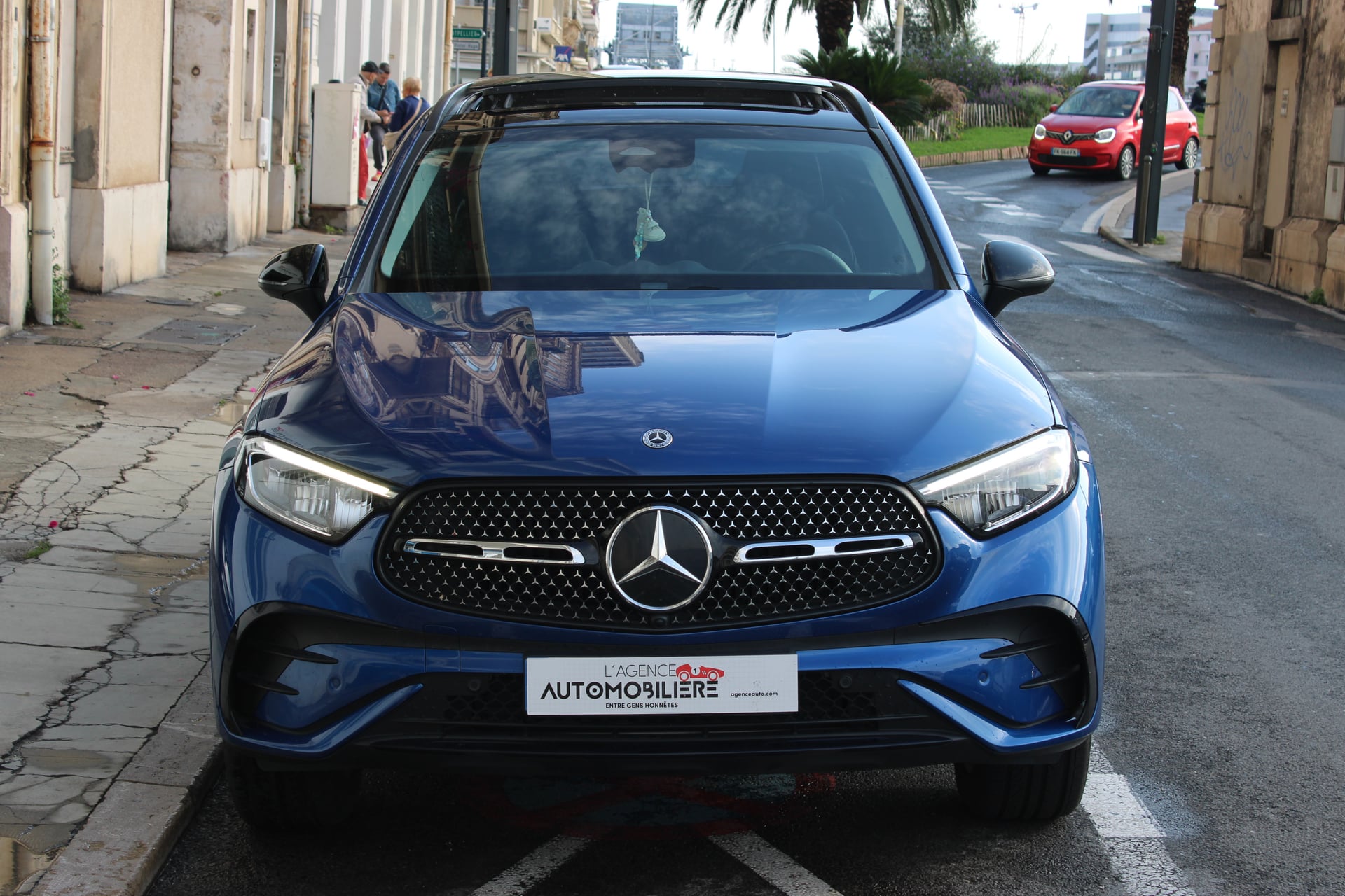Mercedes-Benz Classe GLC 300 e 9G-Tronic 4Matic AMG LINE ( Toit ouvrant panoramique, Carplay, Entretien Mercedes ... ) — 2