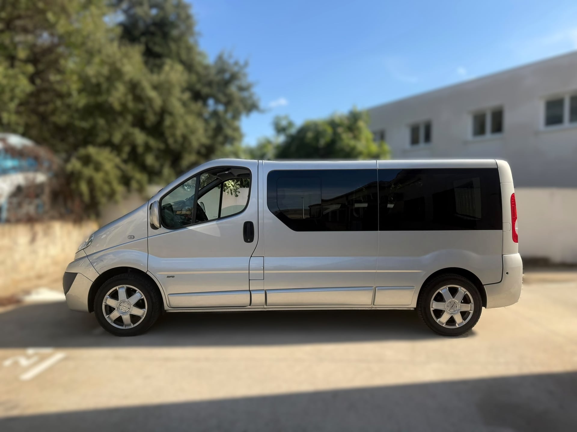 Opel Vivaro COMBI 2.0 CDTI 115 2900 LONG L2 — 2