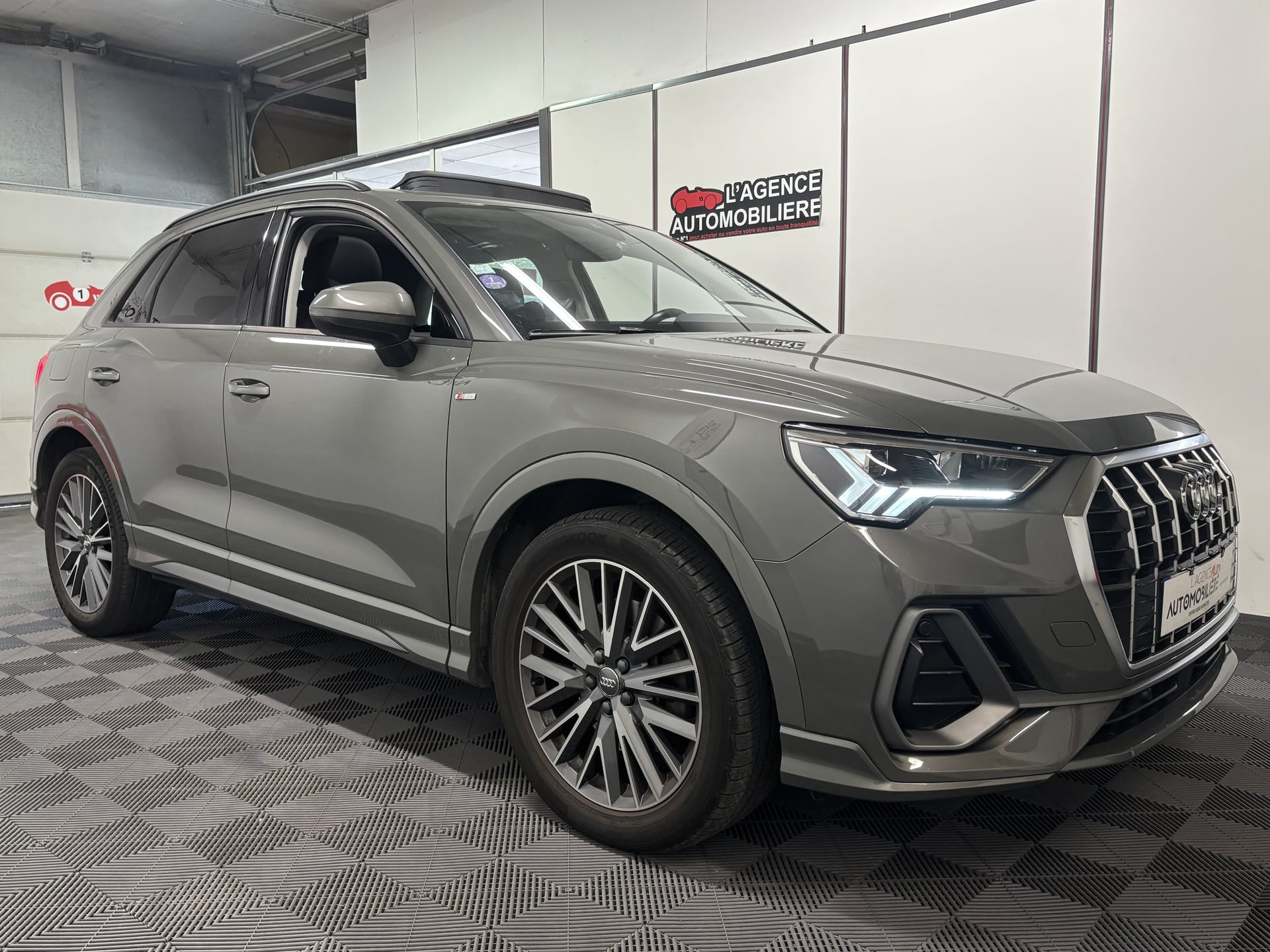 Audi Audi Q3 40 2.0 TFSI 16V S-LINE — 2