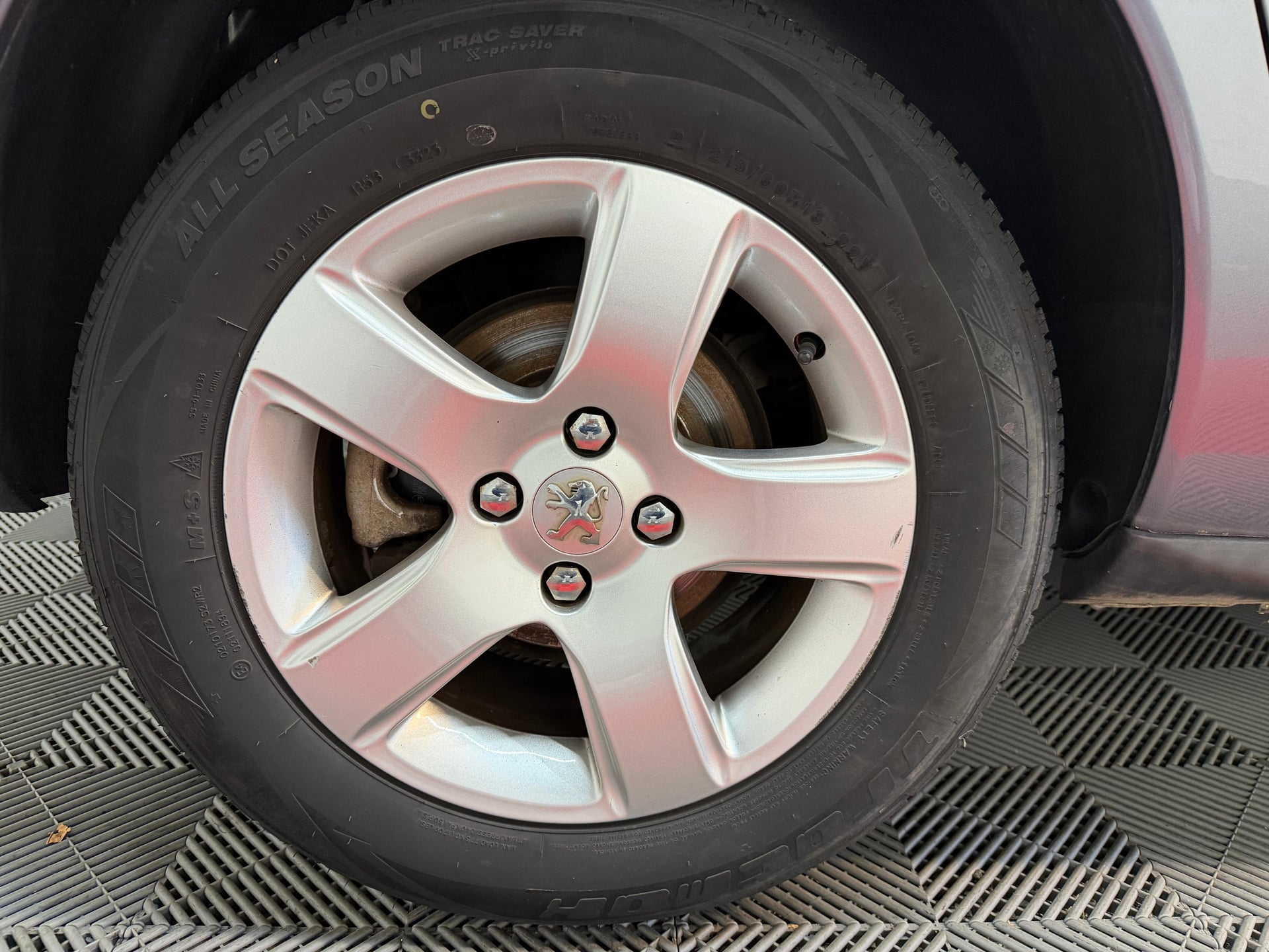 Peugeot 3008 1.6 HDI 112 CV Allure - Toit Panoramique - Garantie 12 mois — 37
