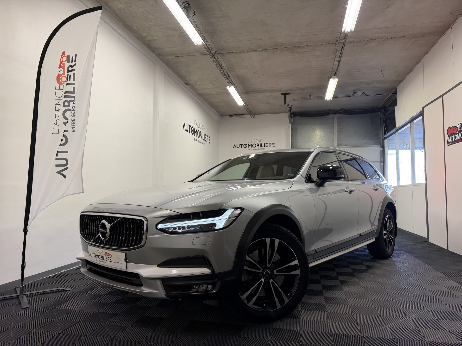 Volvo V90 Cross Country D5 AWD 235 CH GEARTRONIC 8 CROSS COUNTRY LUXE