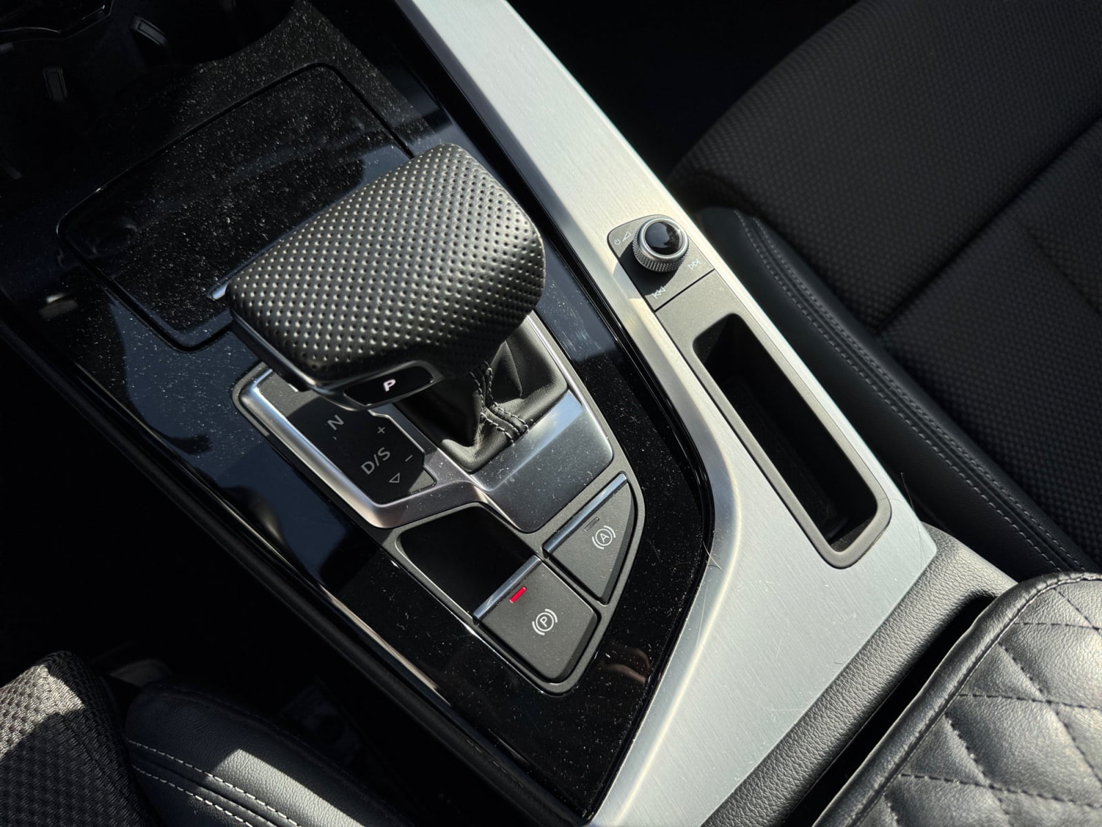 Audi A4 Avant 40 TDI 204ch S line S tronic 7 — 27