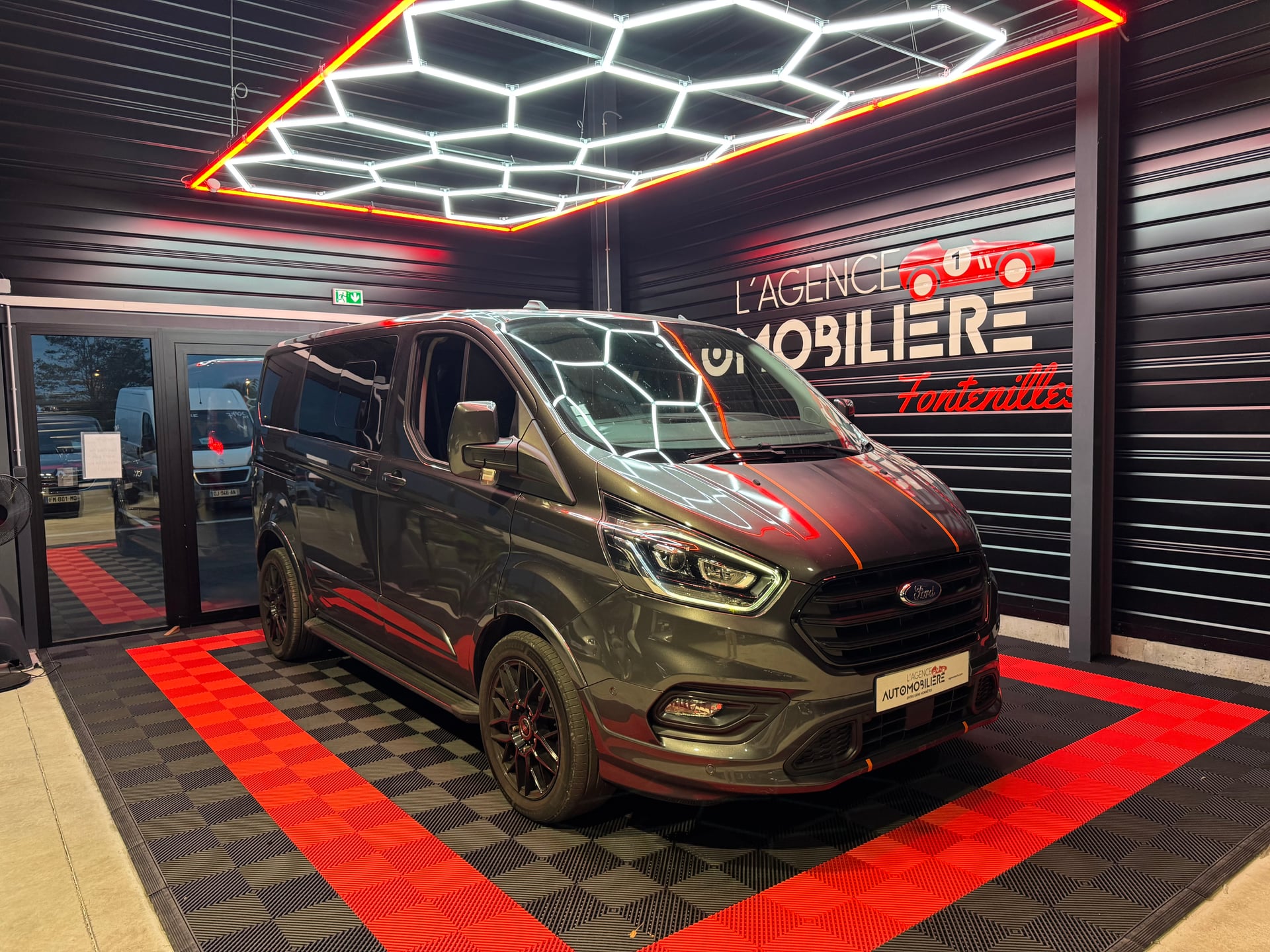 Ford Transit 2.0 Custom Sport 185ch full option + Attelage Garantie 12mois — 2