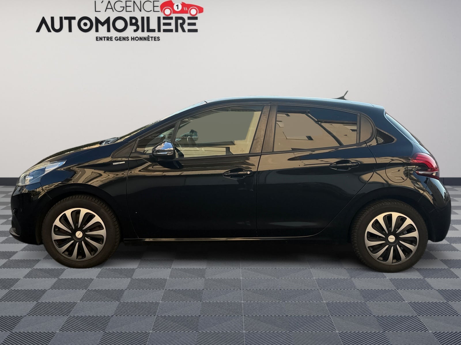 Peugeot 208 1.6 BlueHDi 75ch Style 5p — 2
