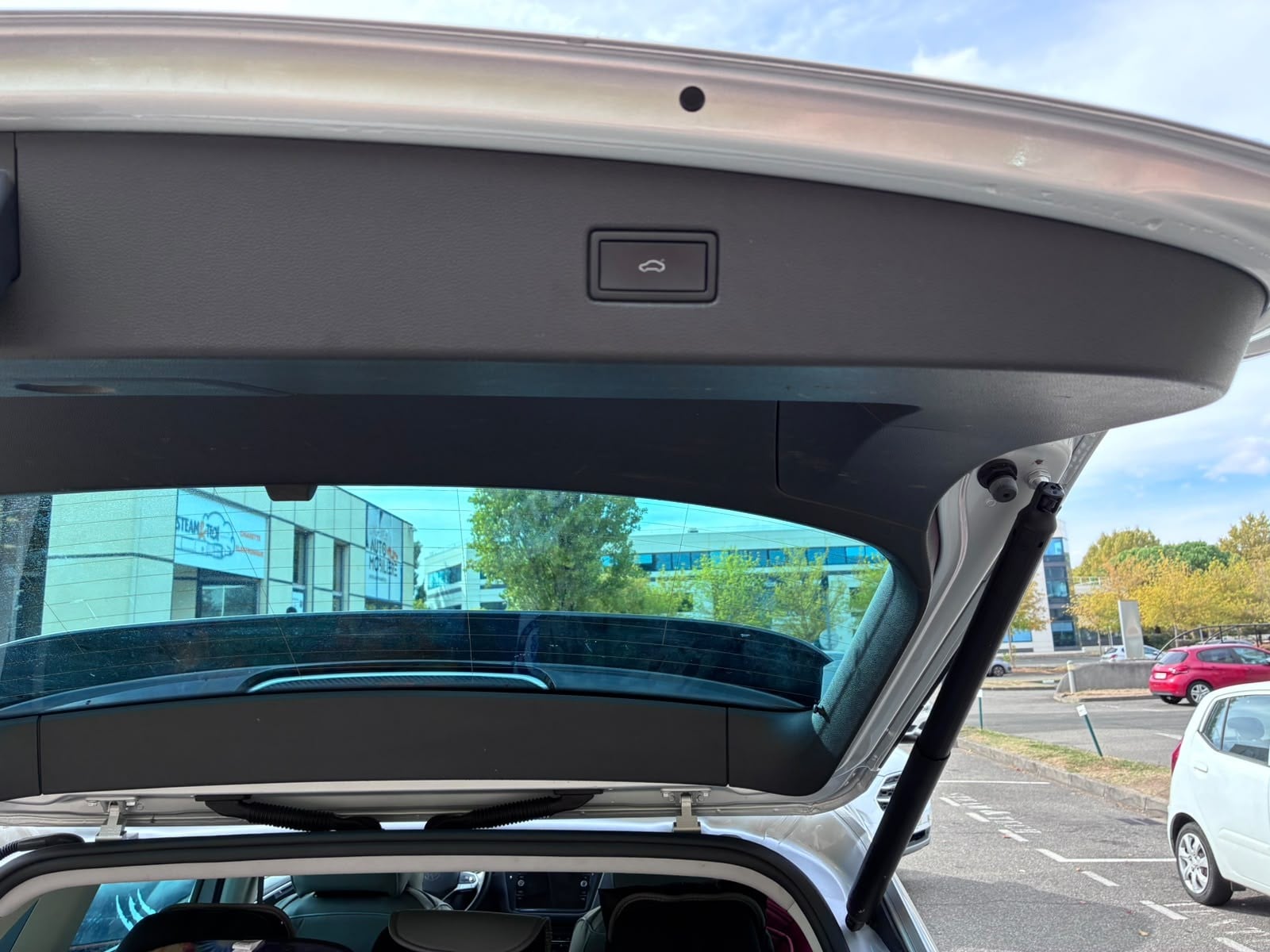 Volkswagen Tiguan 2.0 TDI 150CH - Pack R-Line — 26