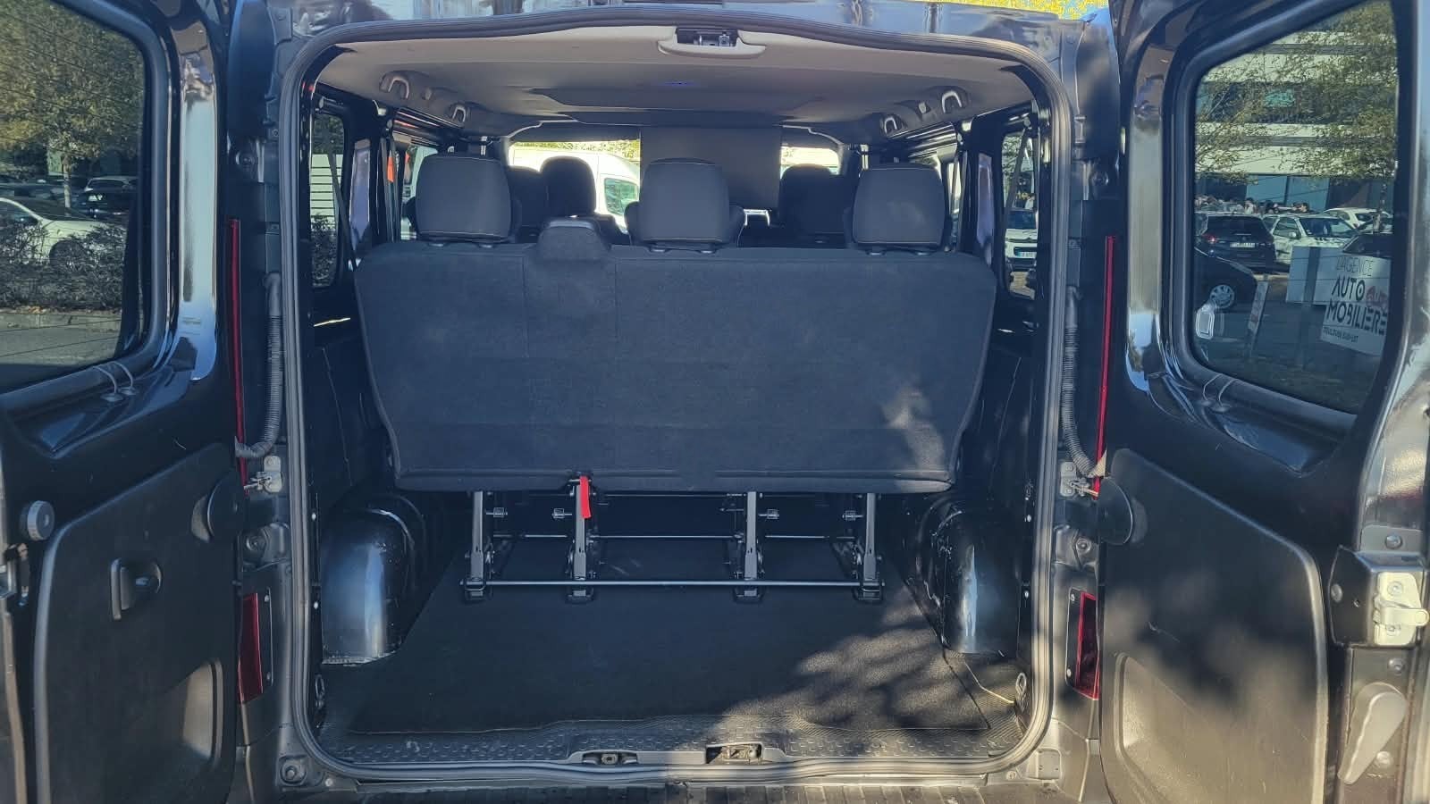 Renault Renault Trafic 3 1,6 DCI 120 CV LIFE- 9 PLACES- — 21