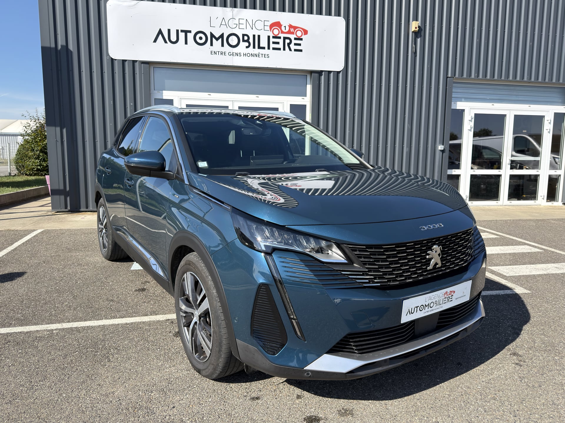 Peugeot 3008 1.6L 225CH HYBRID PHASE 2 ALLURE PACK E-EAT - 4 PNEUS NEUFS