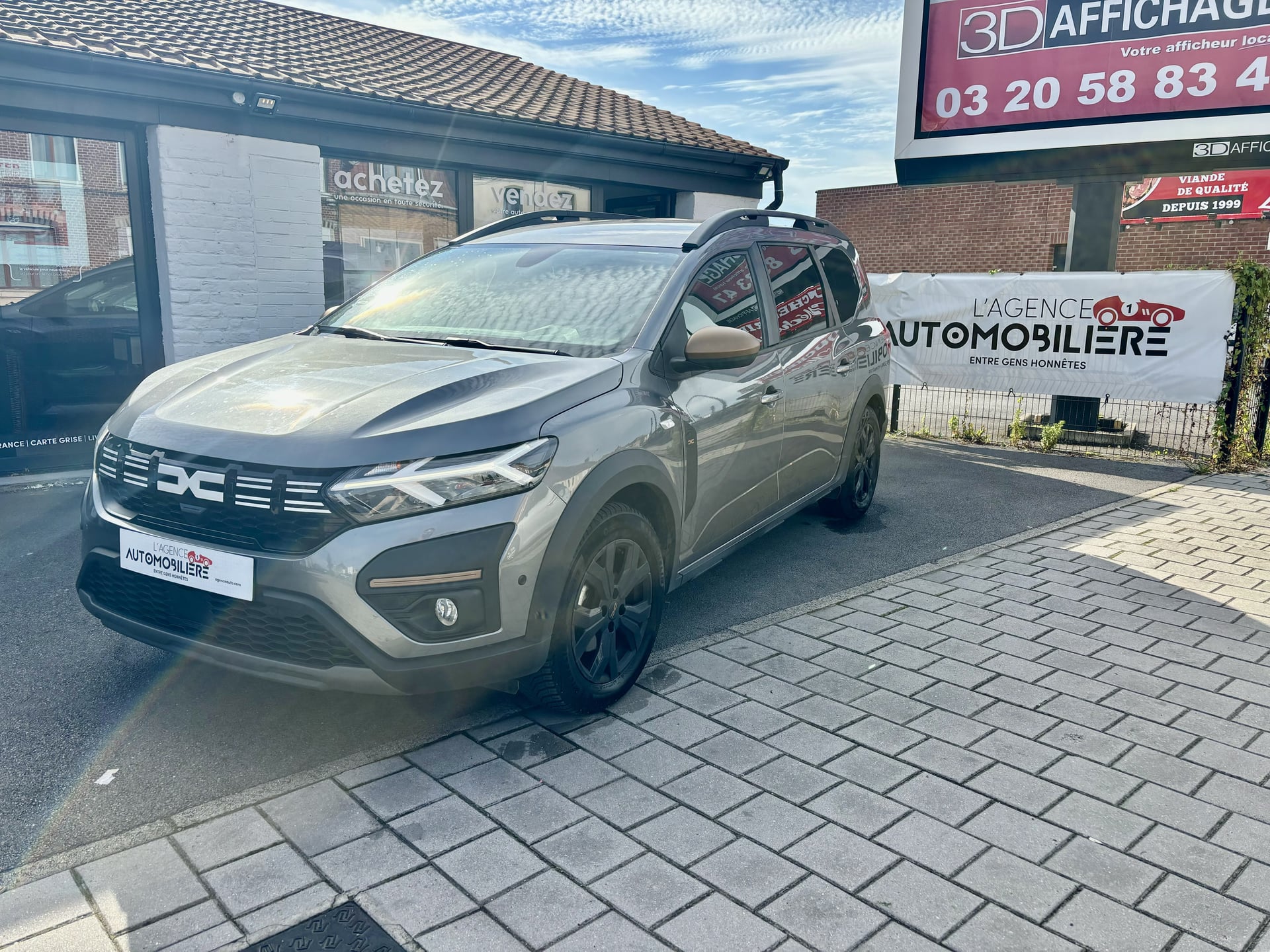 Dacia Jogger 1.6 HYBRID 140CV EXTREME 7 PLACES ( 49.800KM ) ( CAMERA DE RECUL ) ( Véhicule Français 1ERE MAIN ) ( Crochet d'attelage )