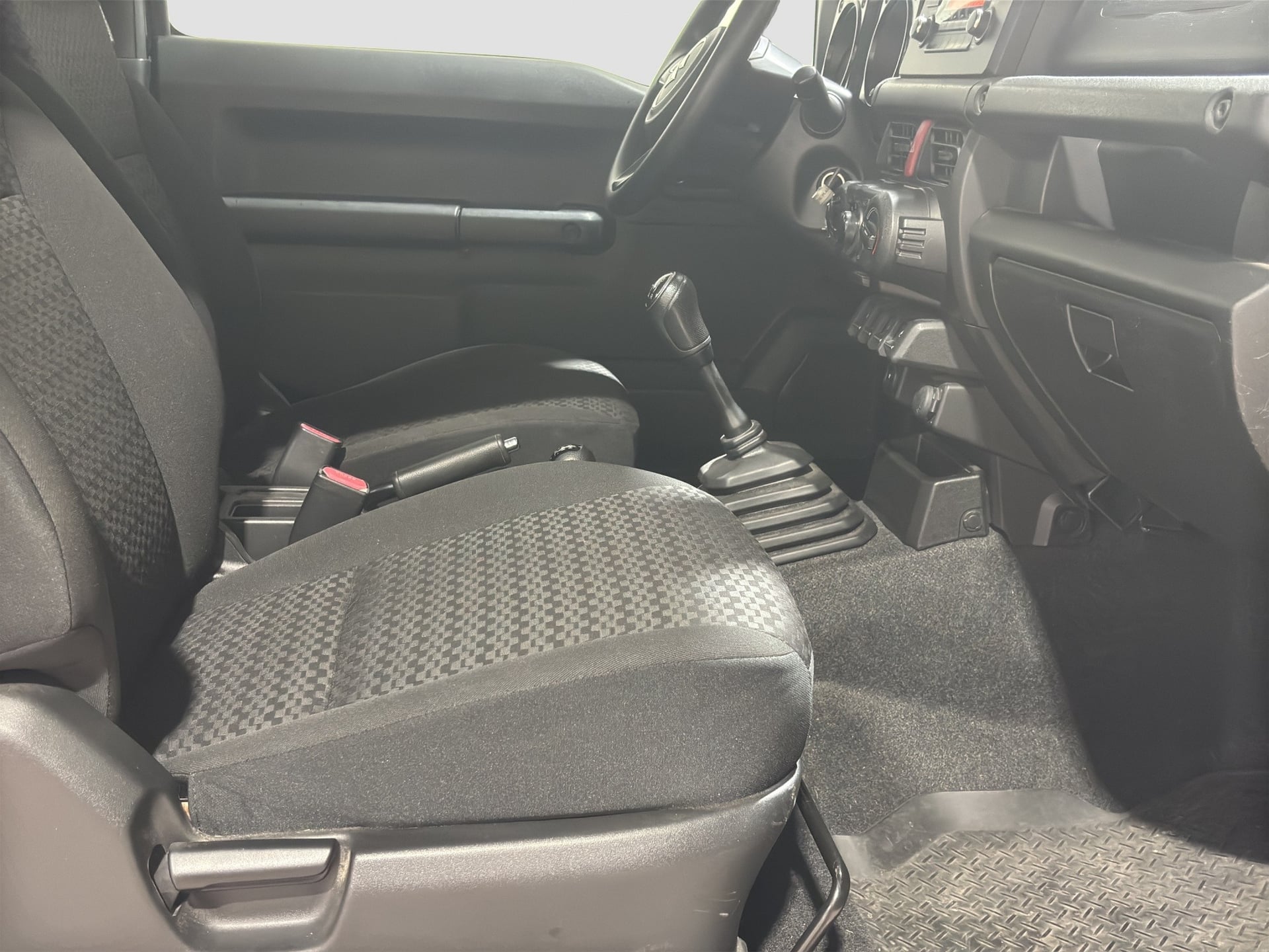 Suzuki Jimny JIMNY 2 1.5 VVT 102cv ALLGRIP PRIVILEGE ""4 PLACES/ 1ERE MAIN/PAS DE MALUS"" — 34