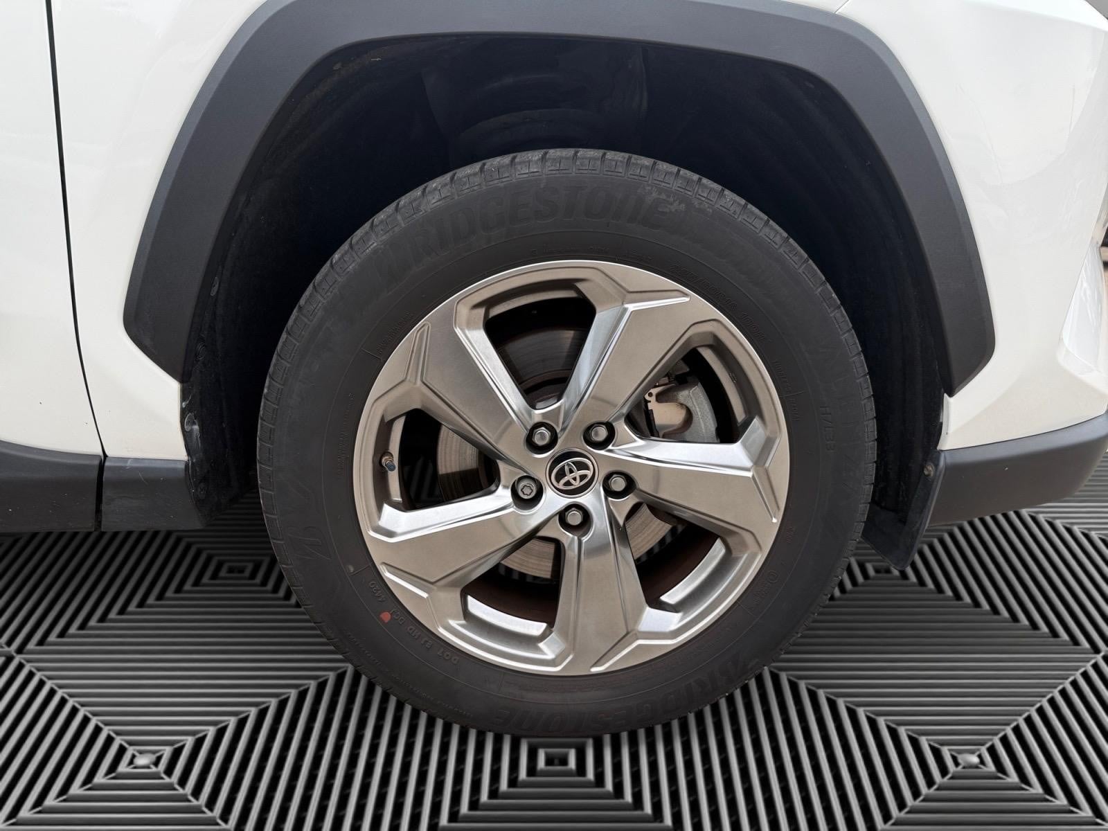 Toyota RAV4 Hybride 218ch Dynamic 2WD — 18