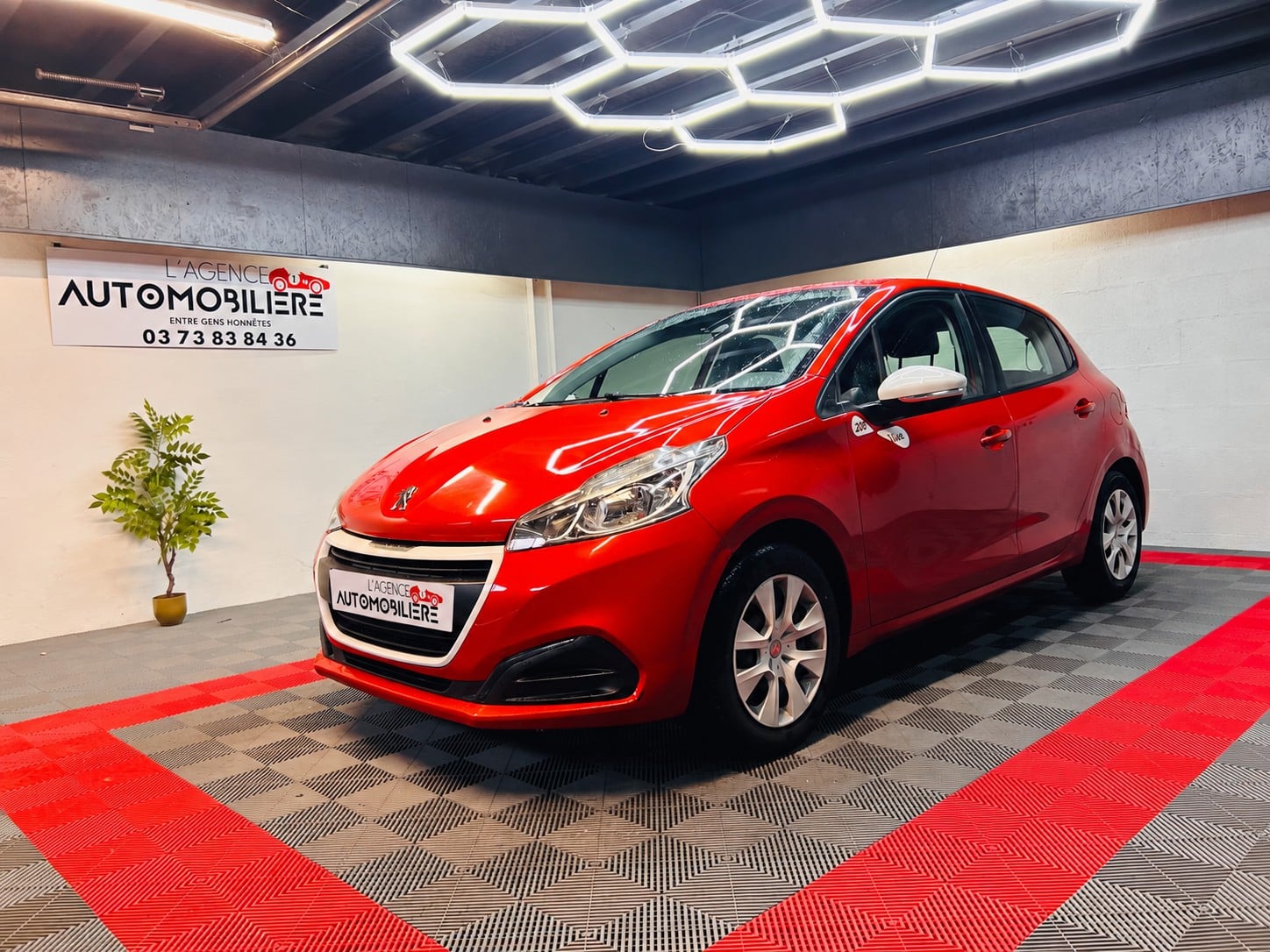 Peugeot 208 1.0 VTi 68 cv Like – 106 500 km – Garantie 2 Ans Incluse – Pneus AV Neufs