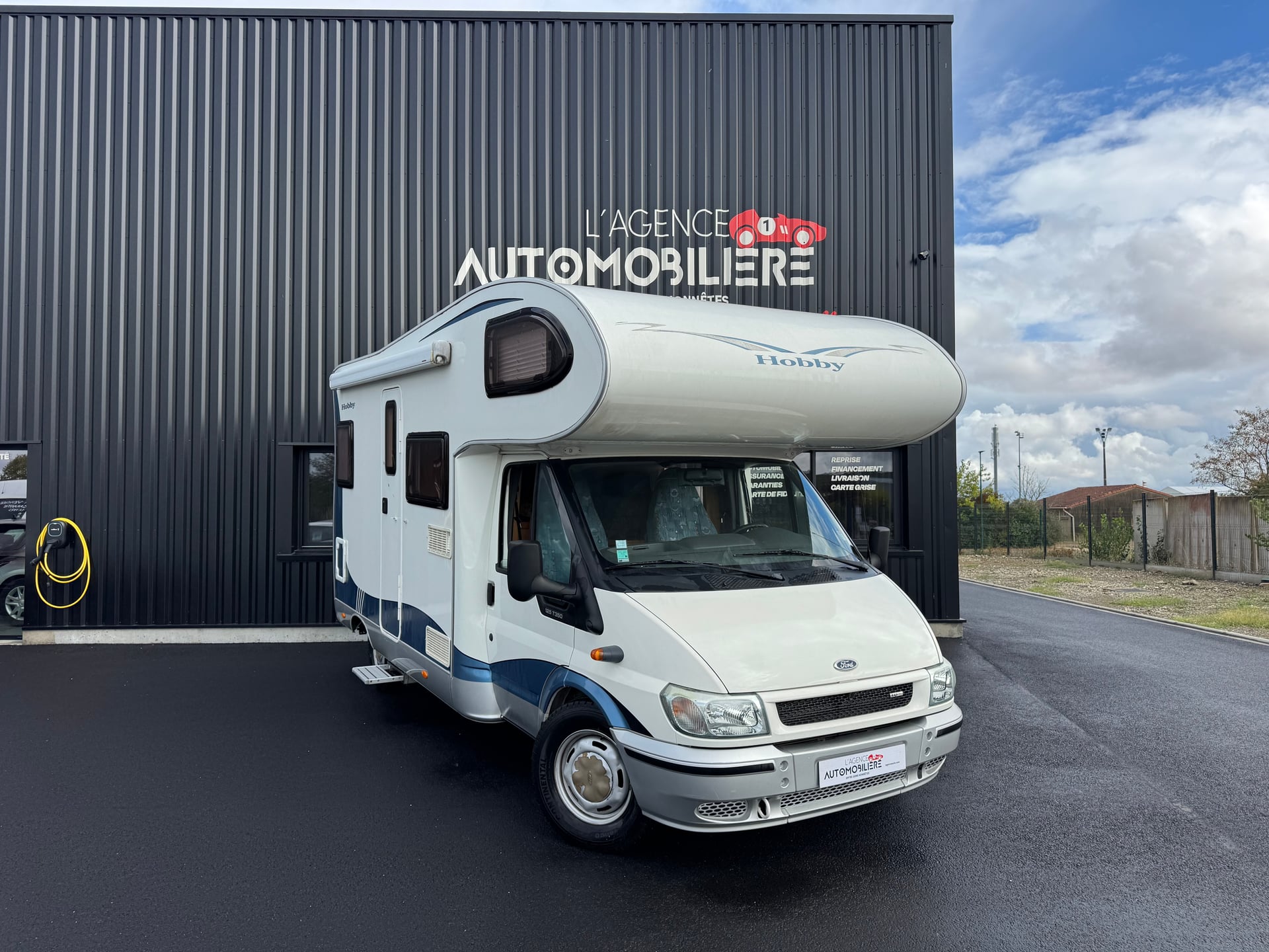 Ford Transit 2.0 Camping Car 125T350 HOBBY 22500km d'origine