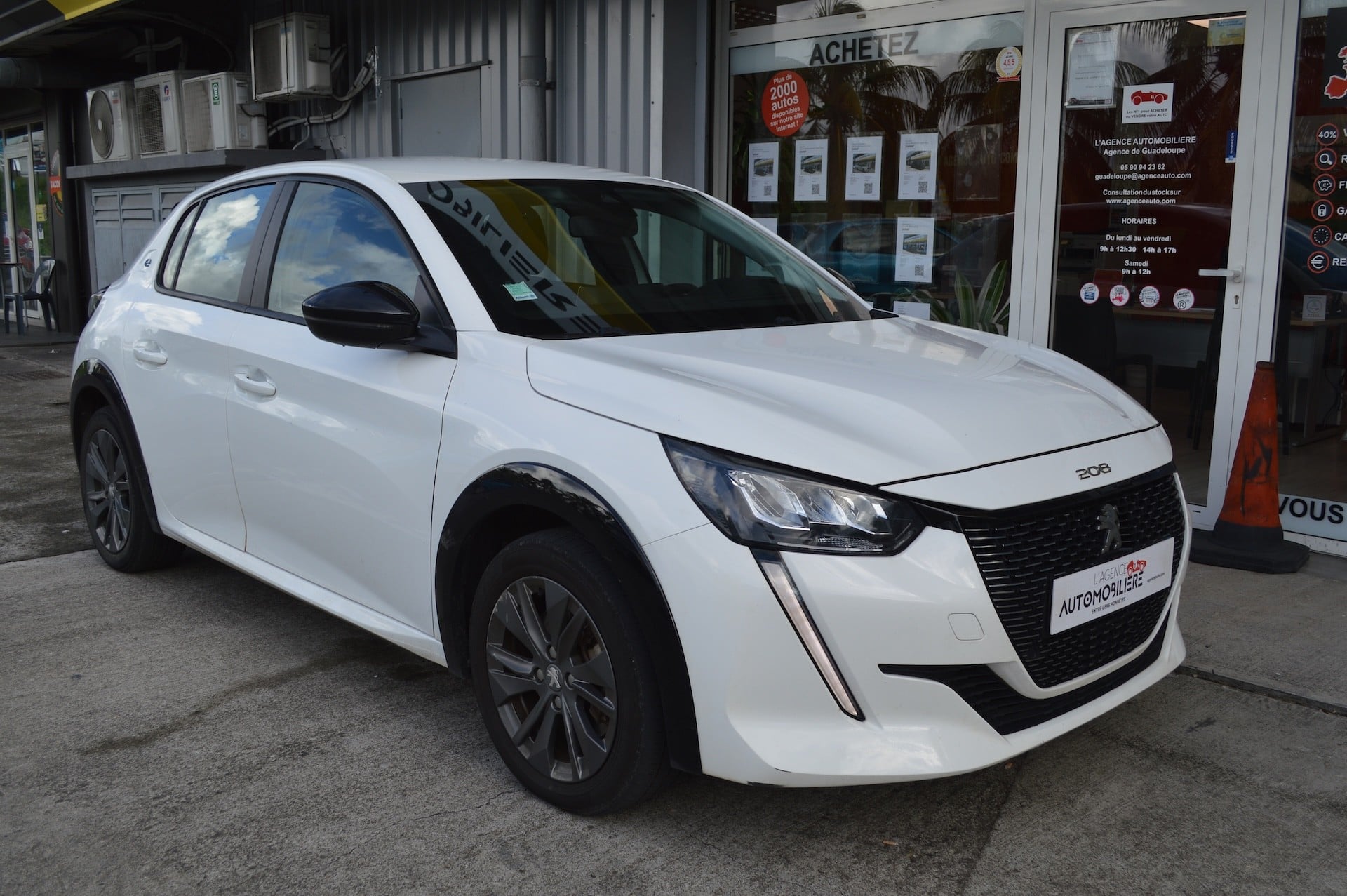 Peugeot e-208 50 KWH 136 ACTIVE PACK — 2