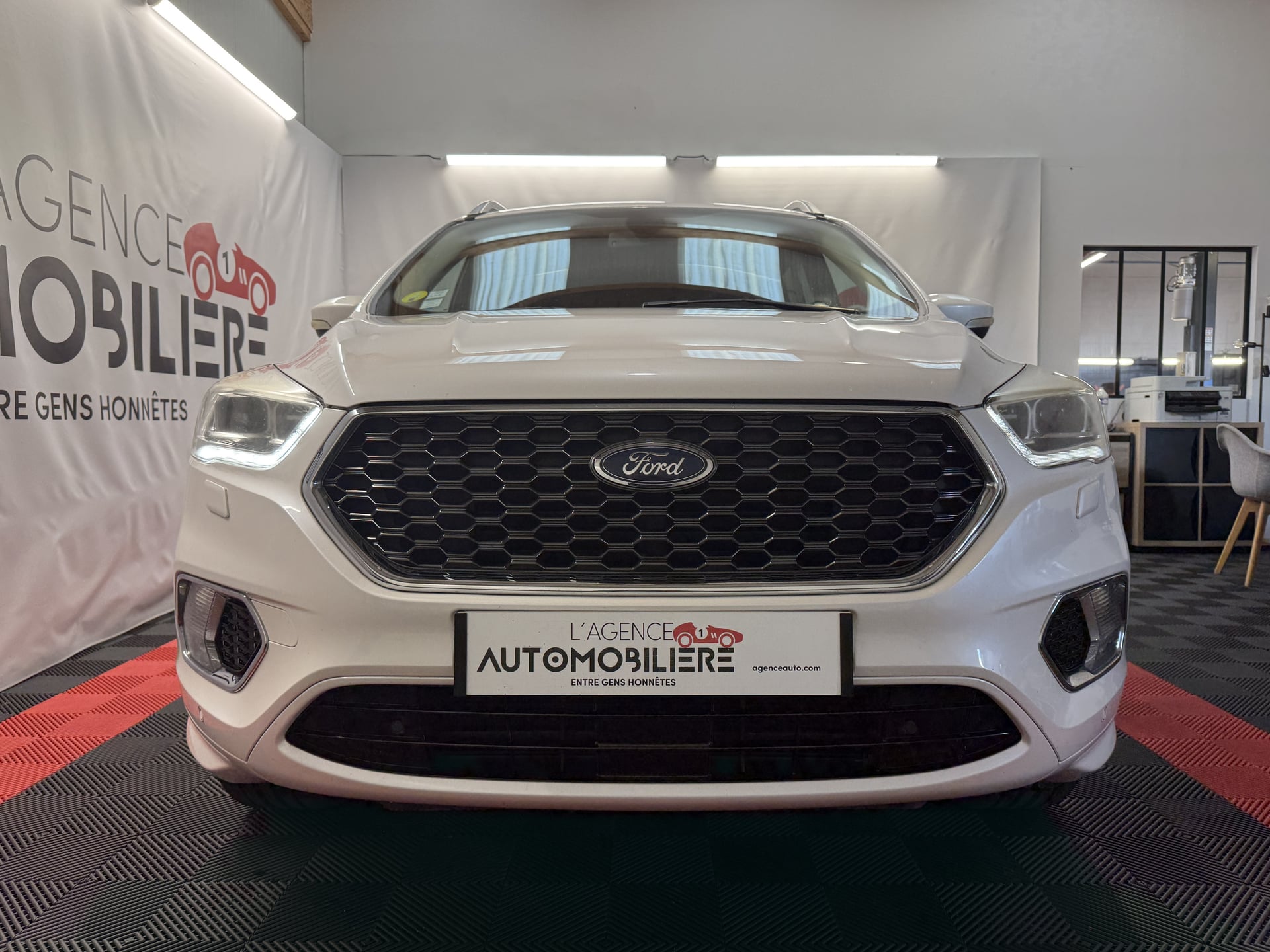 Ford Kuga II (2) 2.0 TDCI 180 S&S 4X4 VIGNALE — 2