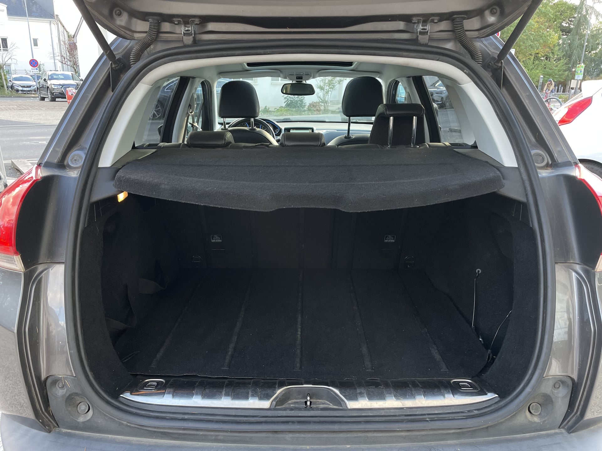 Peugeot 2008 1.6 e-HDi 115 cv - Feline — 26