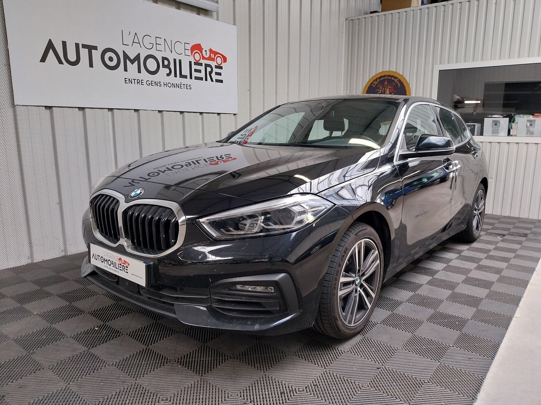 BMW Série 1 116 I A 109 CH BUSINESS DESIGN DKG7