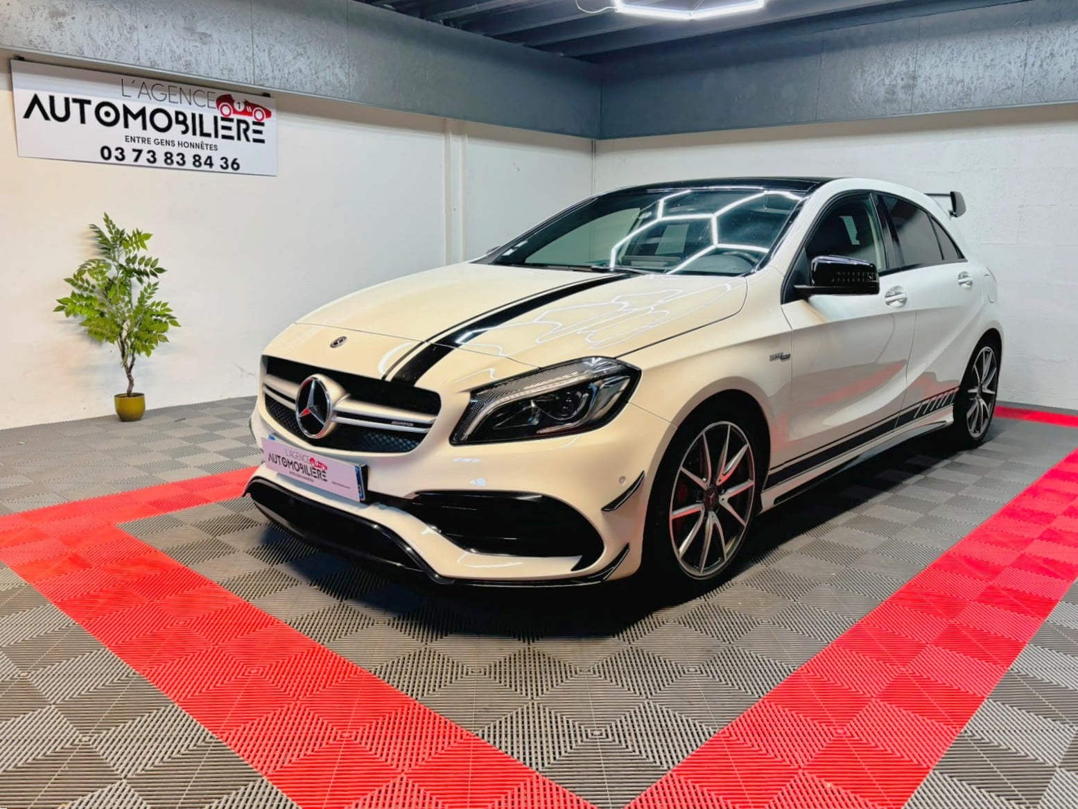 Mercedes-Benz Classe A A 45 AMG 4Matic SPEEDSHIFT-DCT - ORIGINE FRANCE - SUIVI MERCEDES- PACK AERO- CAR PLAY — 2