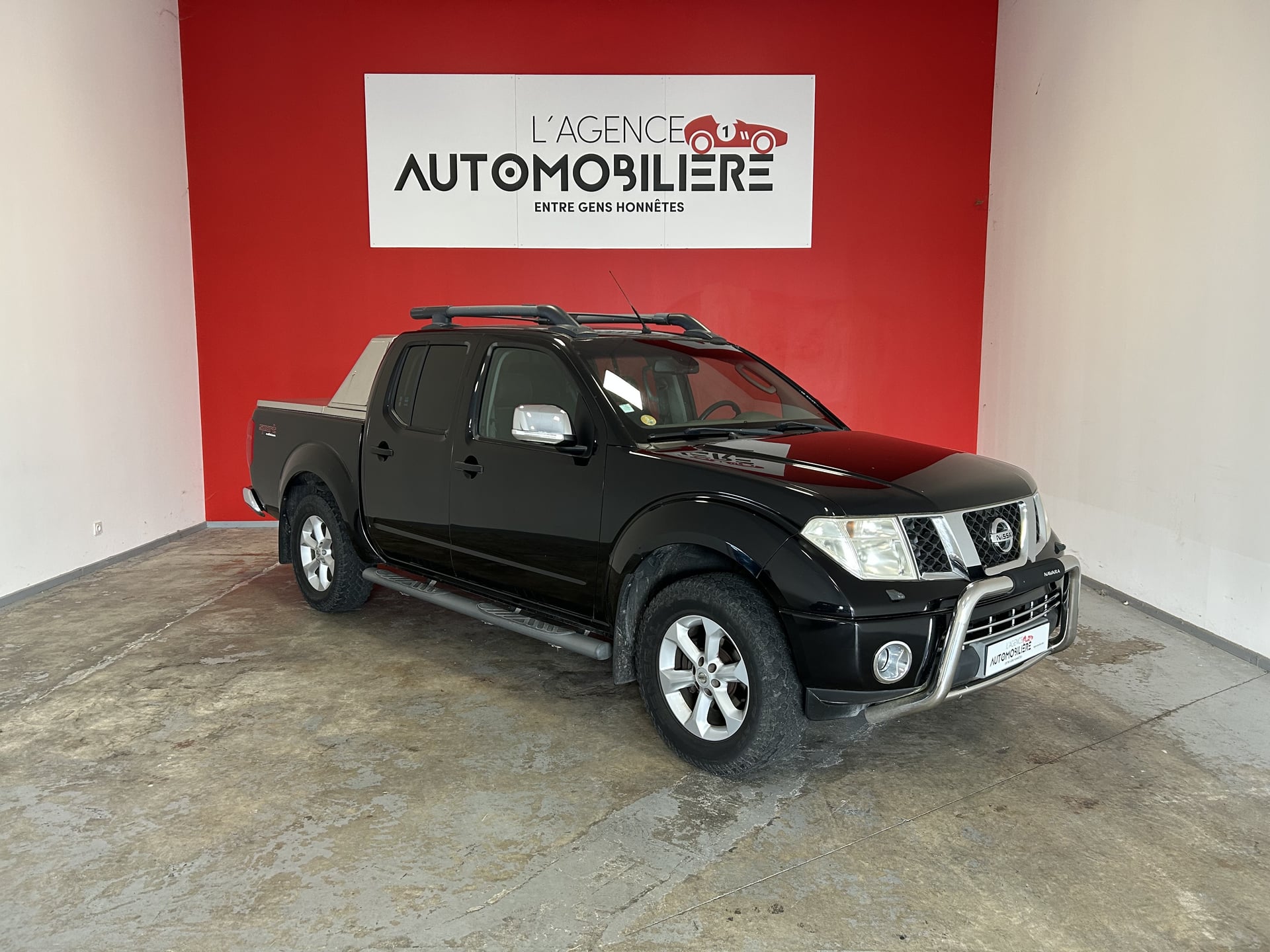 Nissan Navara NISSAN NAVARA (2) 2.5 DCI 190 DOUBLE CABINE LE- 1ERE MAIN
