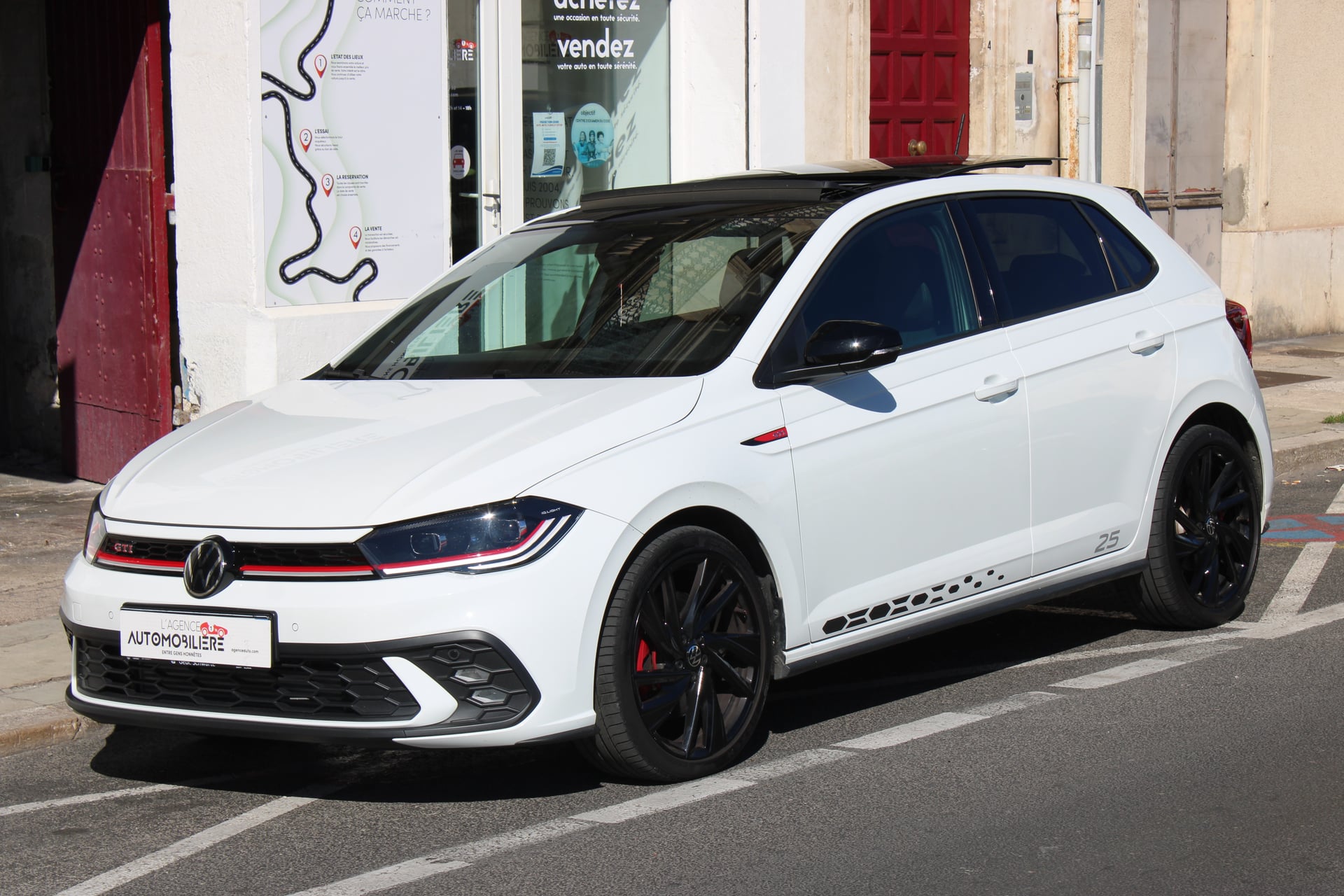 Volkswagen Polo 2.0 TSI 207CH GTI EDITION 25 DSG7 ( Toit ouvrant, Caméra de recul, Sièges chauffants ... )