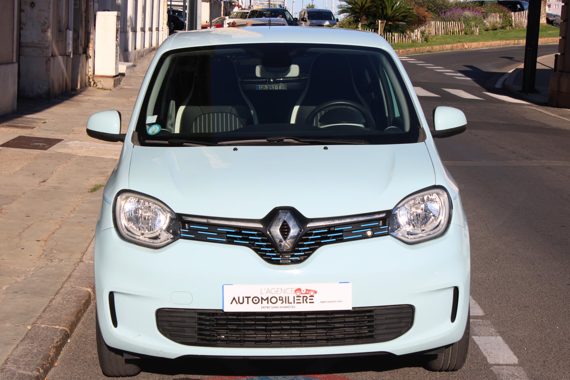 Renault Twingo E-TECH III ACHAT INTEGRAL INTENS ( Caméra de recul, GPS ... ) — 2