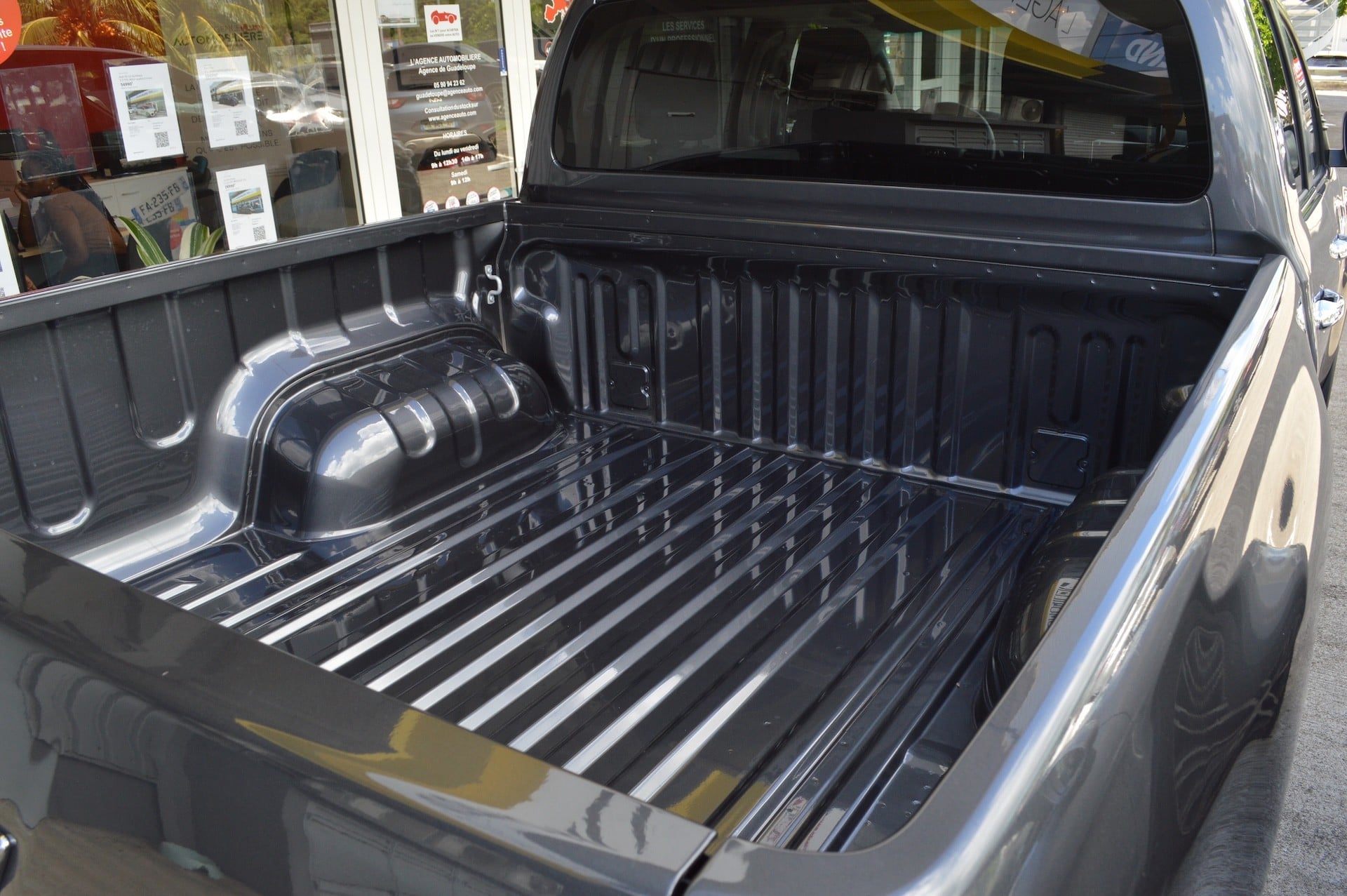 Toyota Hilux DBLE CAB 4WD 2.4 150 D-4D BVA LEGENDE — 16