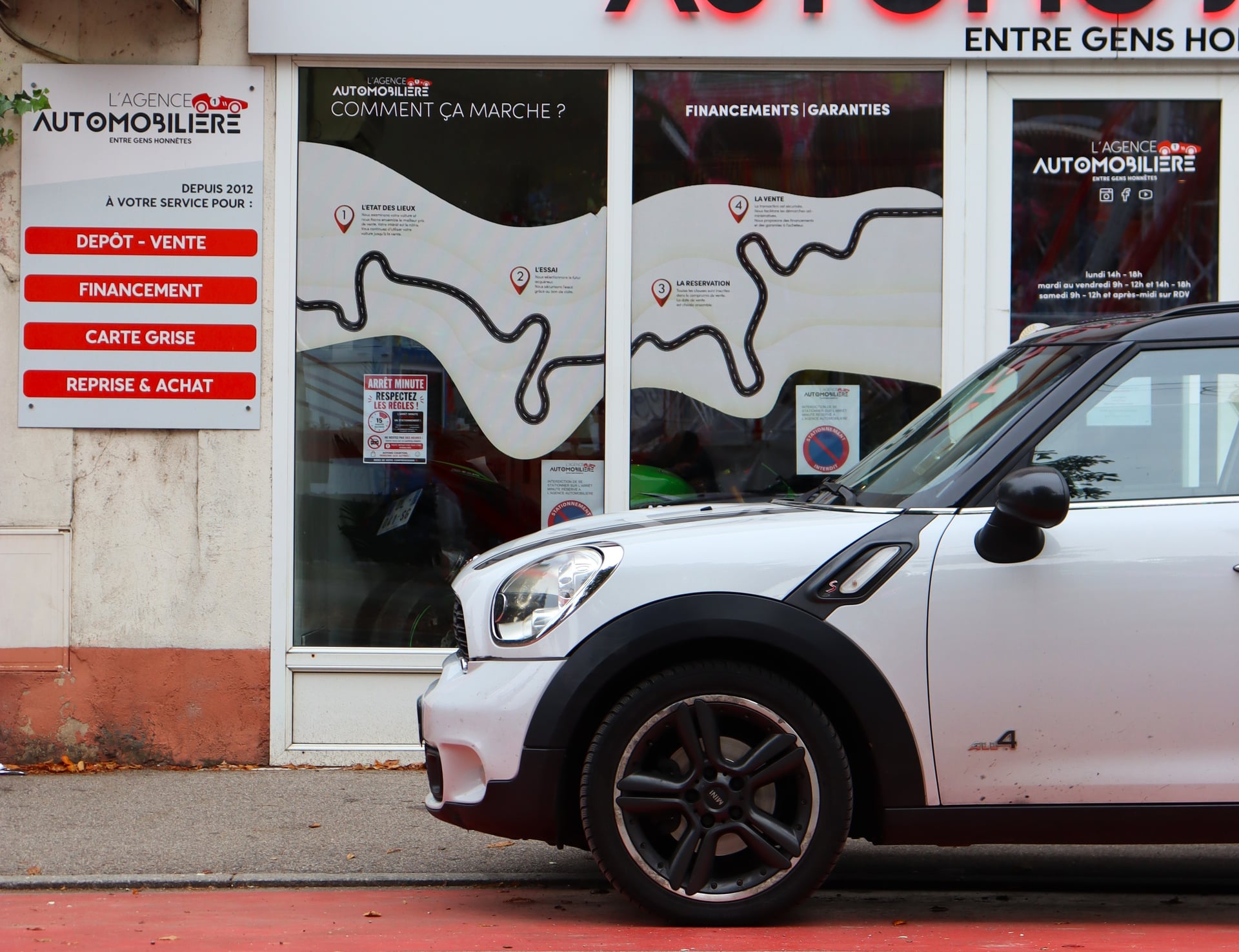 Mini Countryman Cooper SD 143 ALL4 (Harmand & Kardon, Eclairage d'ambiance) — 2
