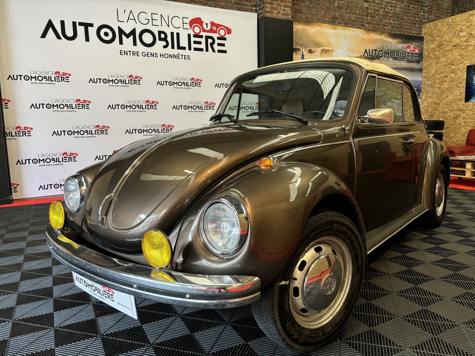 Volkswagen Coccinelle Cabriolet 1303 LS