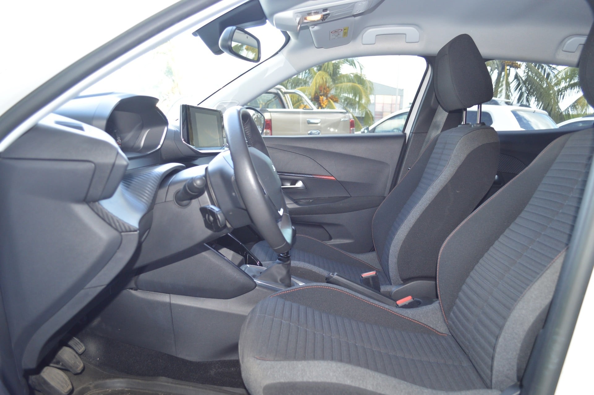 Peugeot 2008 2008 1.2 PureTech 100ch S&S Style — 17
