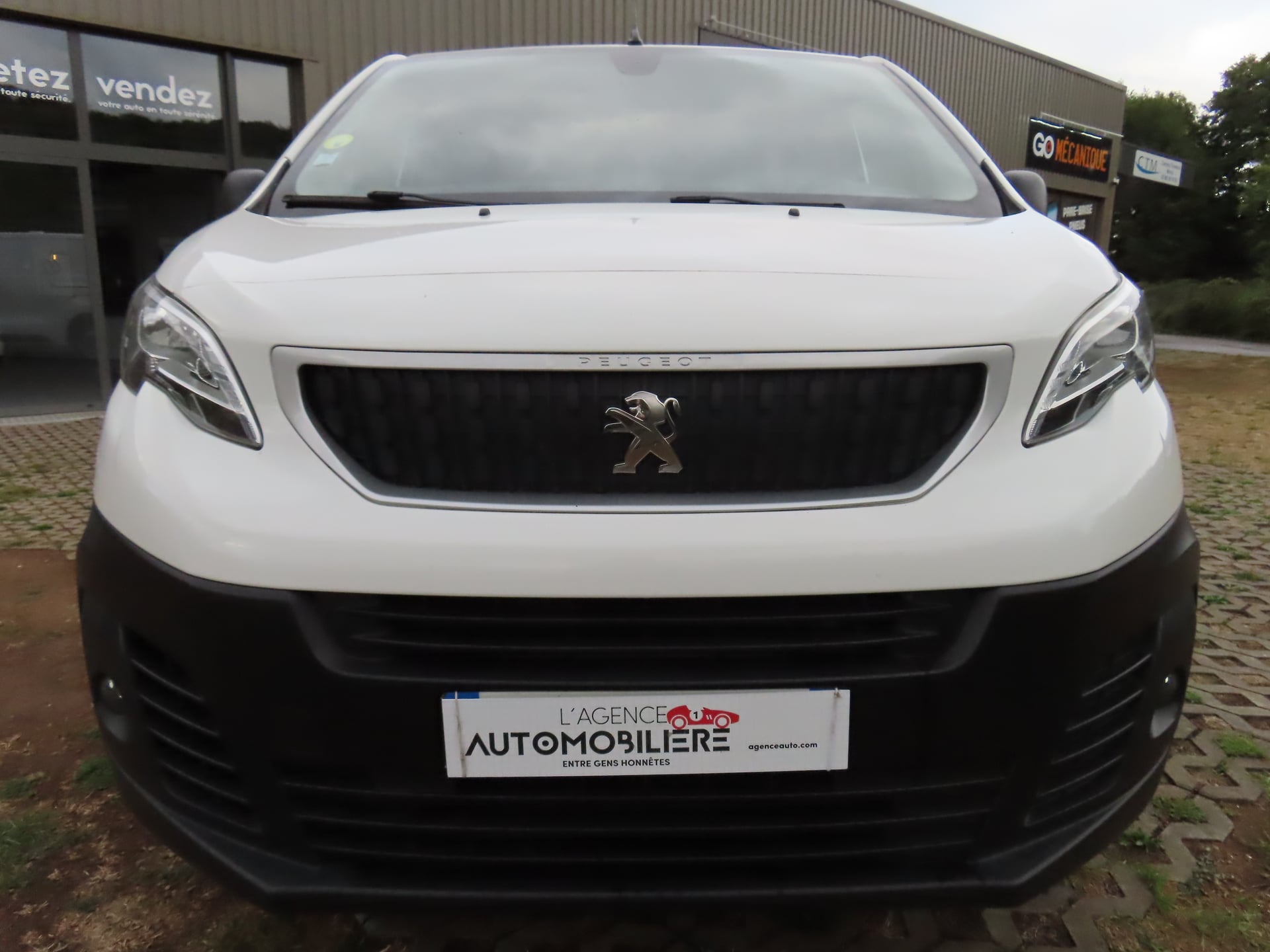 Peugeot Expert Standard 1.5 HDi 16V Fourgon moyen 102Cv — 2
