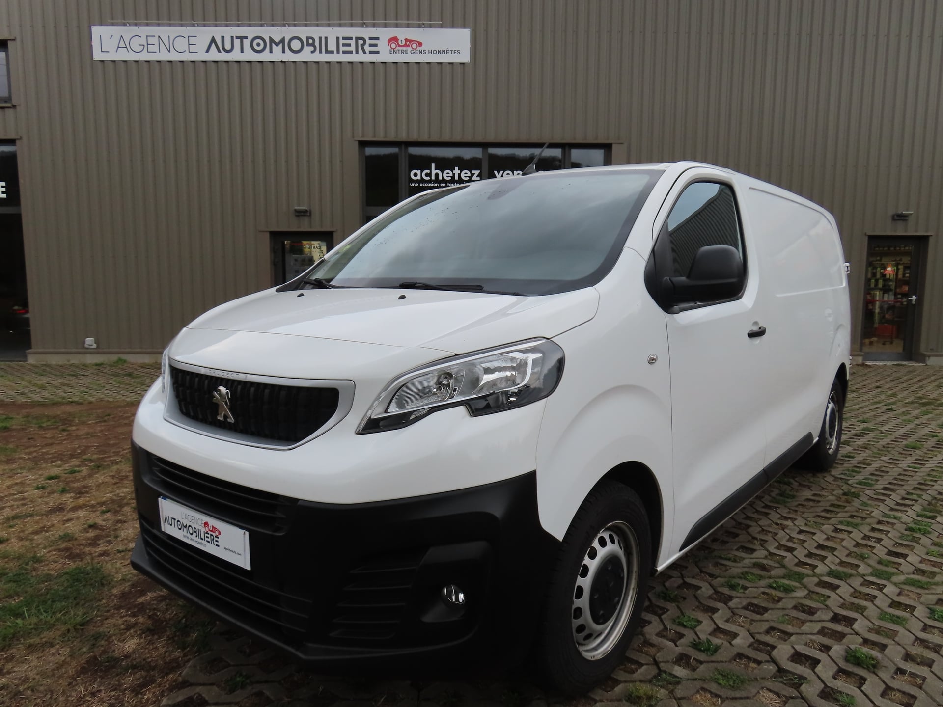 Peugeot Expert Standard 1.5 HDi 16V Fourgon moyen 102Cv