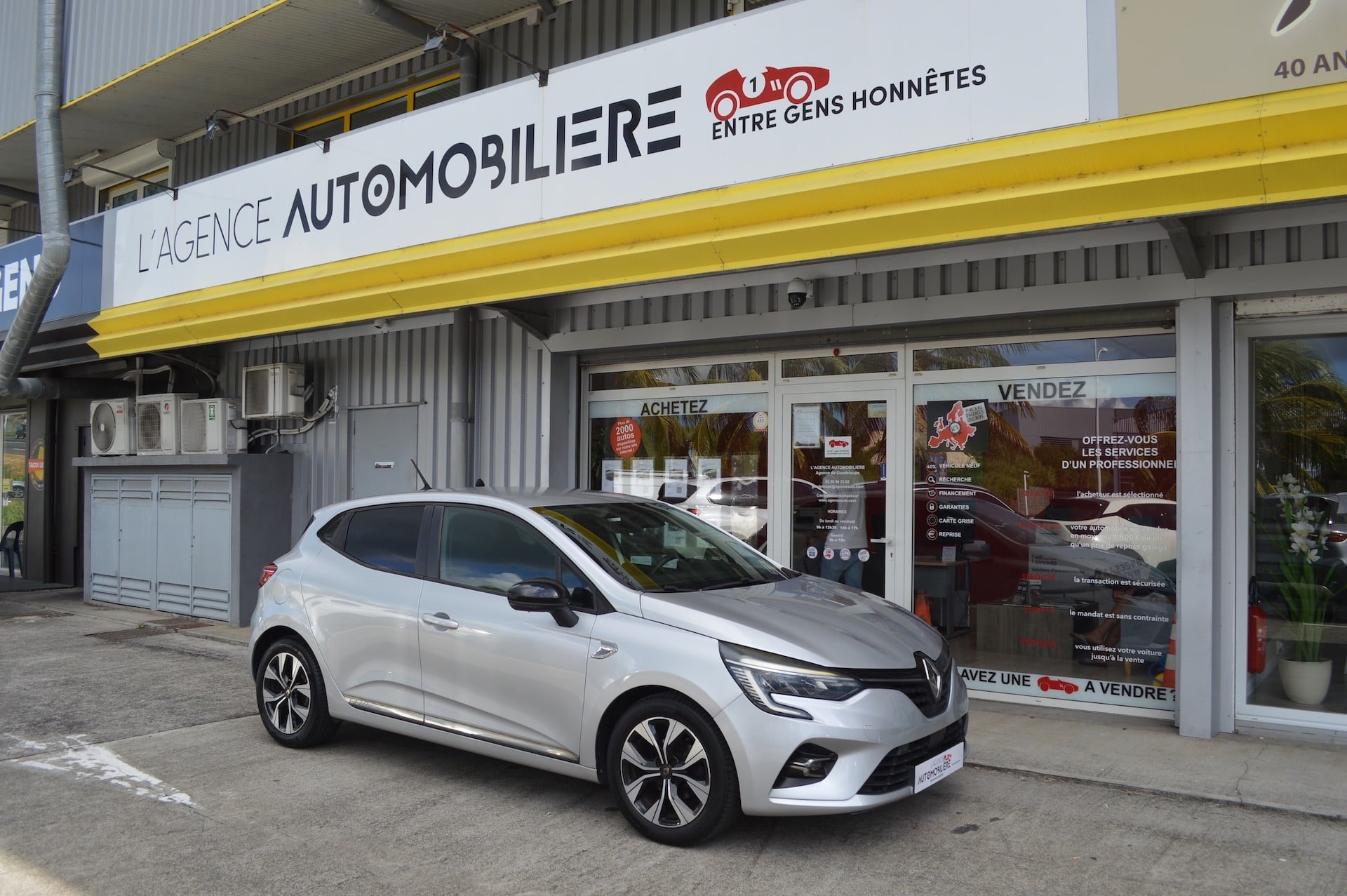 Renault Clio 1.0 TCE 90 SL LIMITED 21N