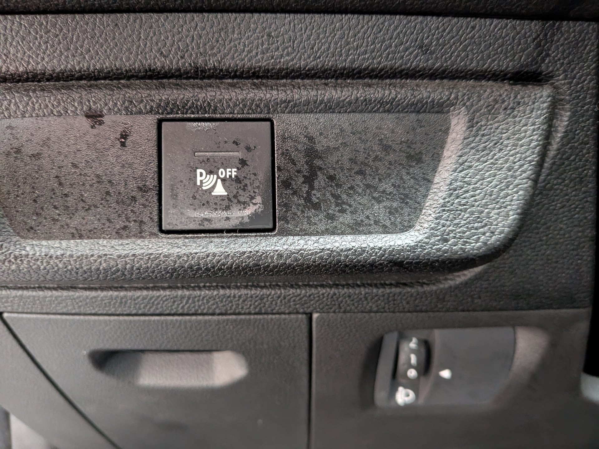 Dacia Dacia Sandero 2 ESSENTIEL SCE 65 CH — 24