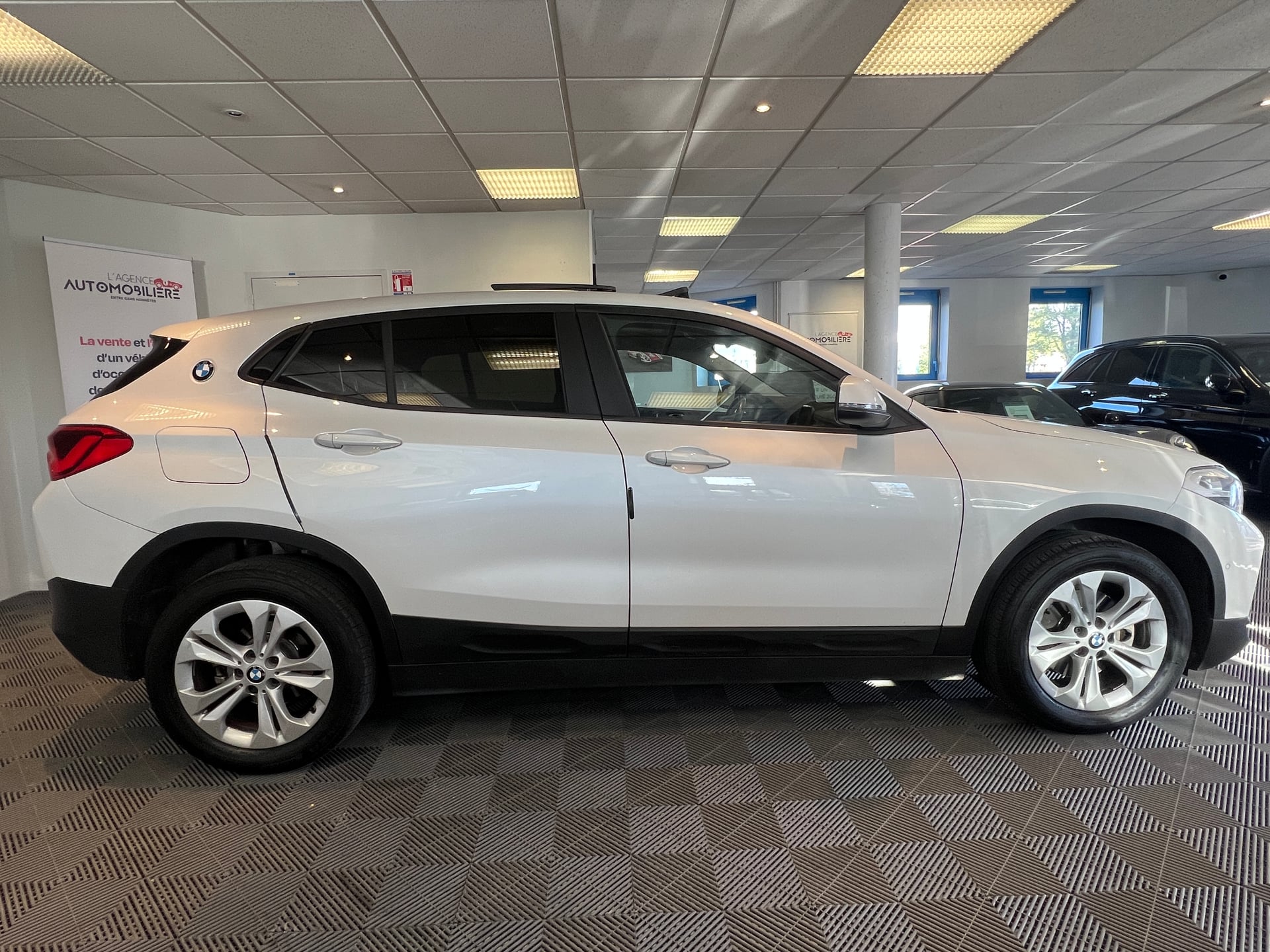 BMW X2 18i sDrive 1.5 i DCT7 140 CV Business — 24