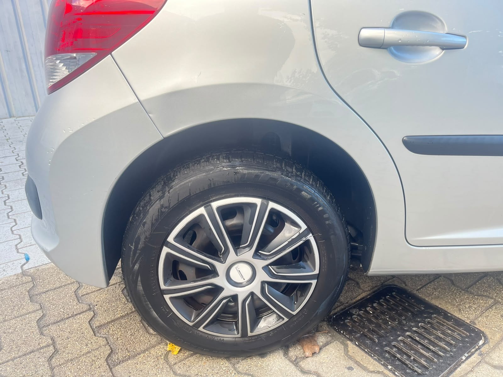 Peugeot 207 1.6L HDI 70CV courroie distri ok — 25