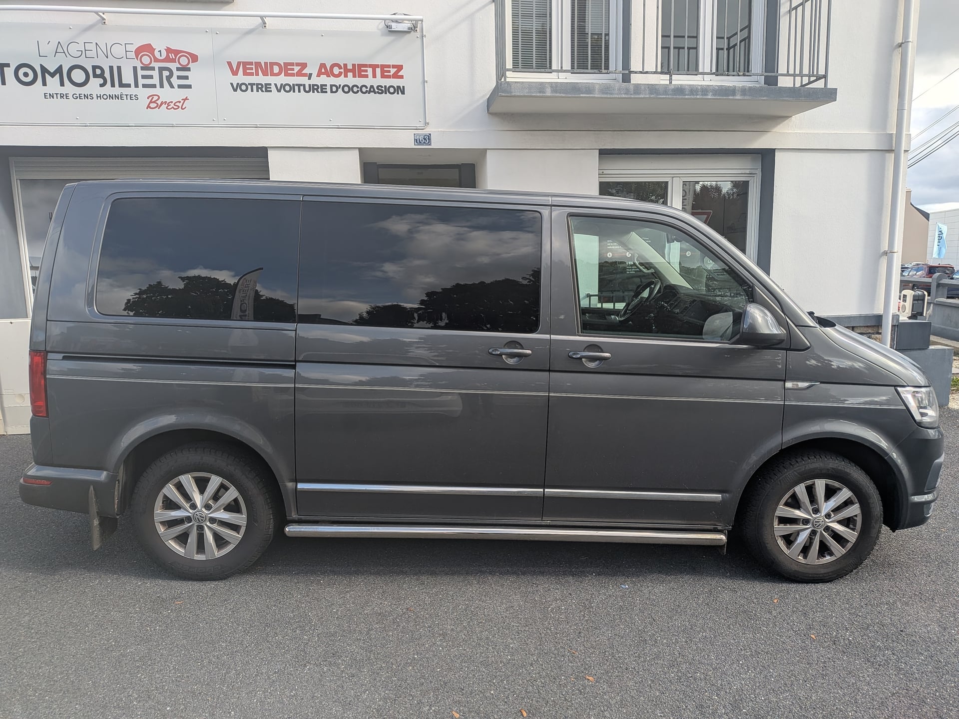 Volkswagen Transporter COMBI CARAVELLE T6 2.0 TDI 150 HIGH LINE — 2