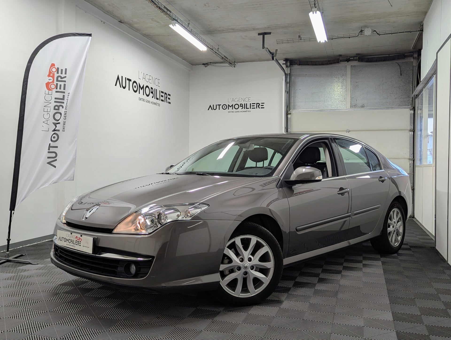 Renault Laguna III Berline 2.0 dCi 16V 150 cv