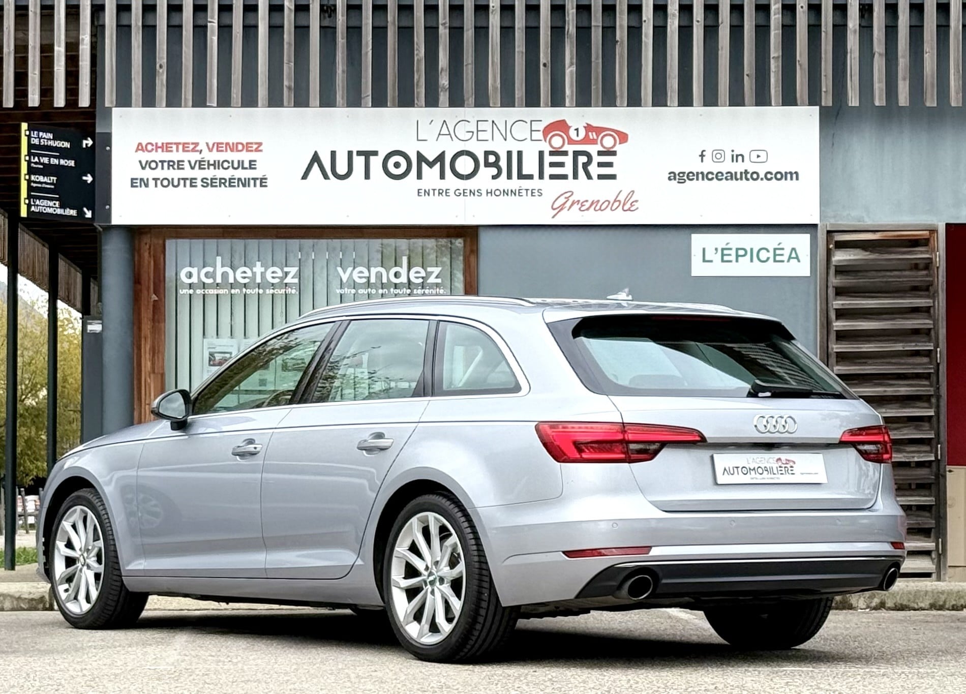 Audi A4 Avant 2.0 TFSi 190ch Design Luxe S-tronic / 1°Main - Suivi Audi — 2