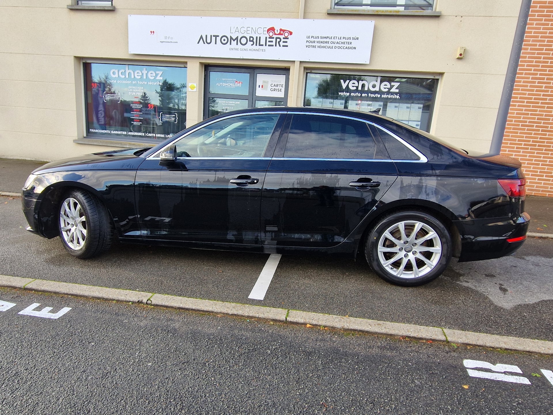 Audi A4 V 2.0 TDI 150 BUSINESS LINE — 2