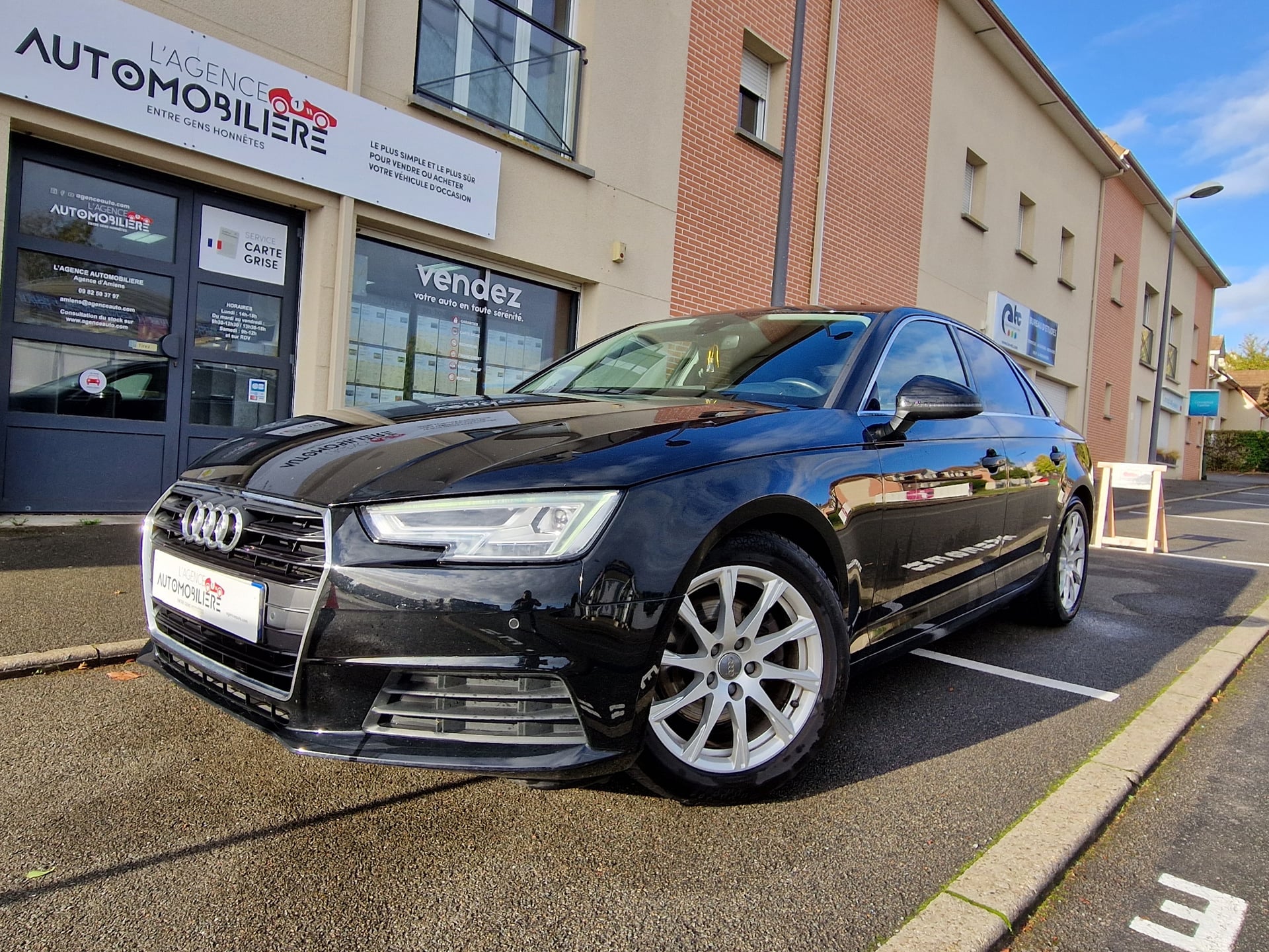 Audi A4 V 2.0 TDI 150 BUSINESS LINE