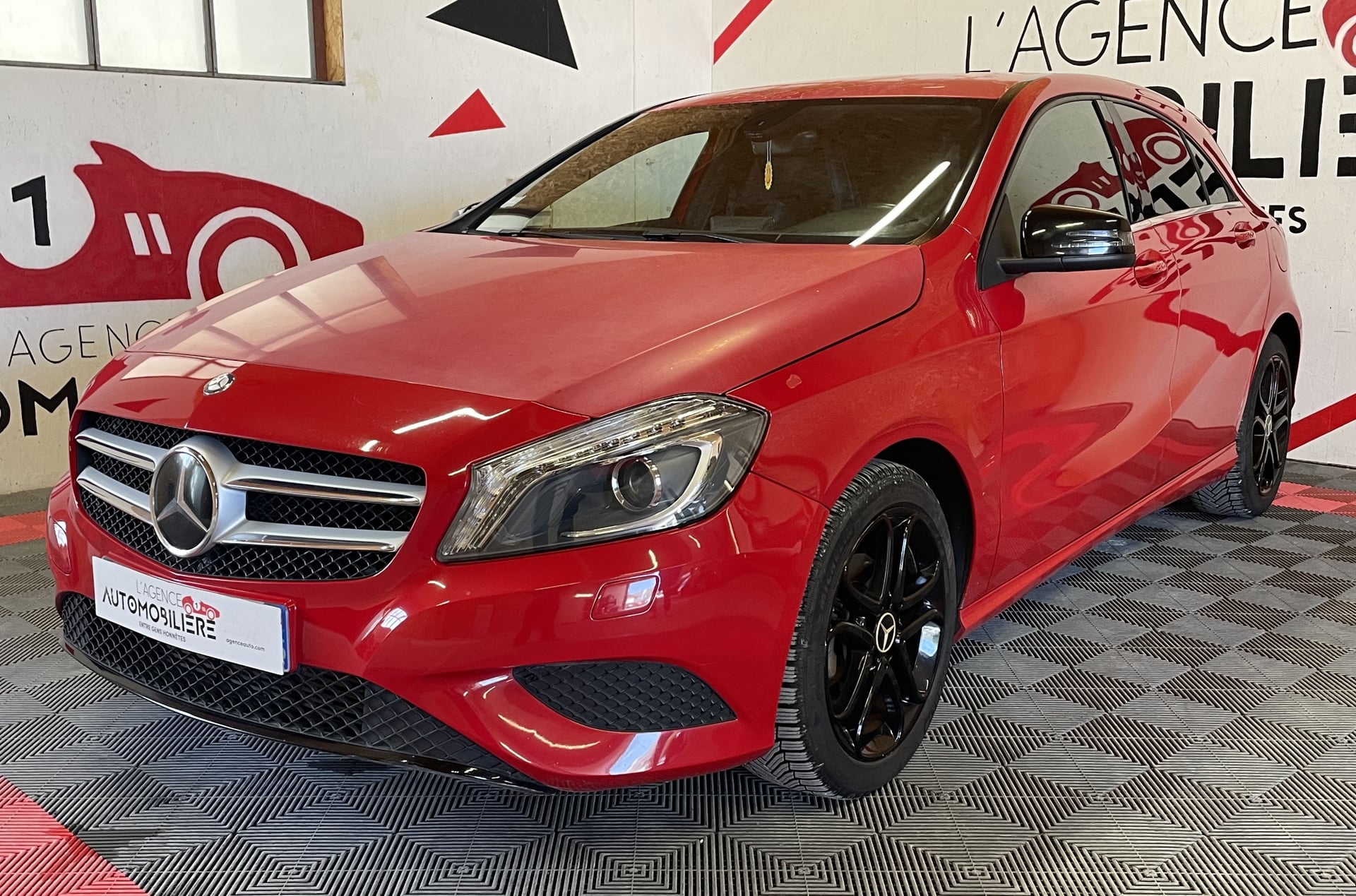 Mercedes-Benz Classe A 180 CDi 1.5 CDI BlueEFFICIENCY SENSATION 109 cv GARANTIE 3 MOIS — 2